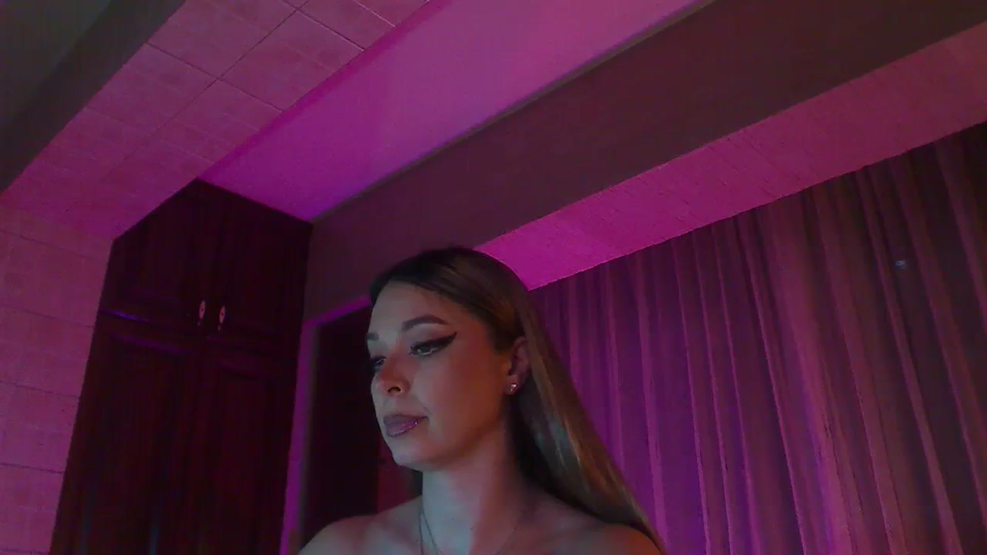 Gallery image thumbnail from No_bo_dy's myfreecams stream on, 12/05/2023, 01:41 image 19 of 20