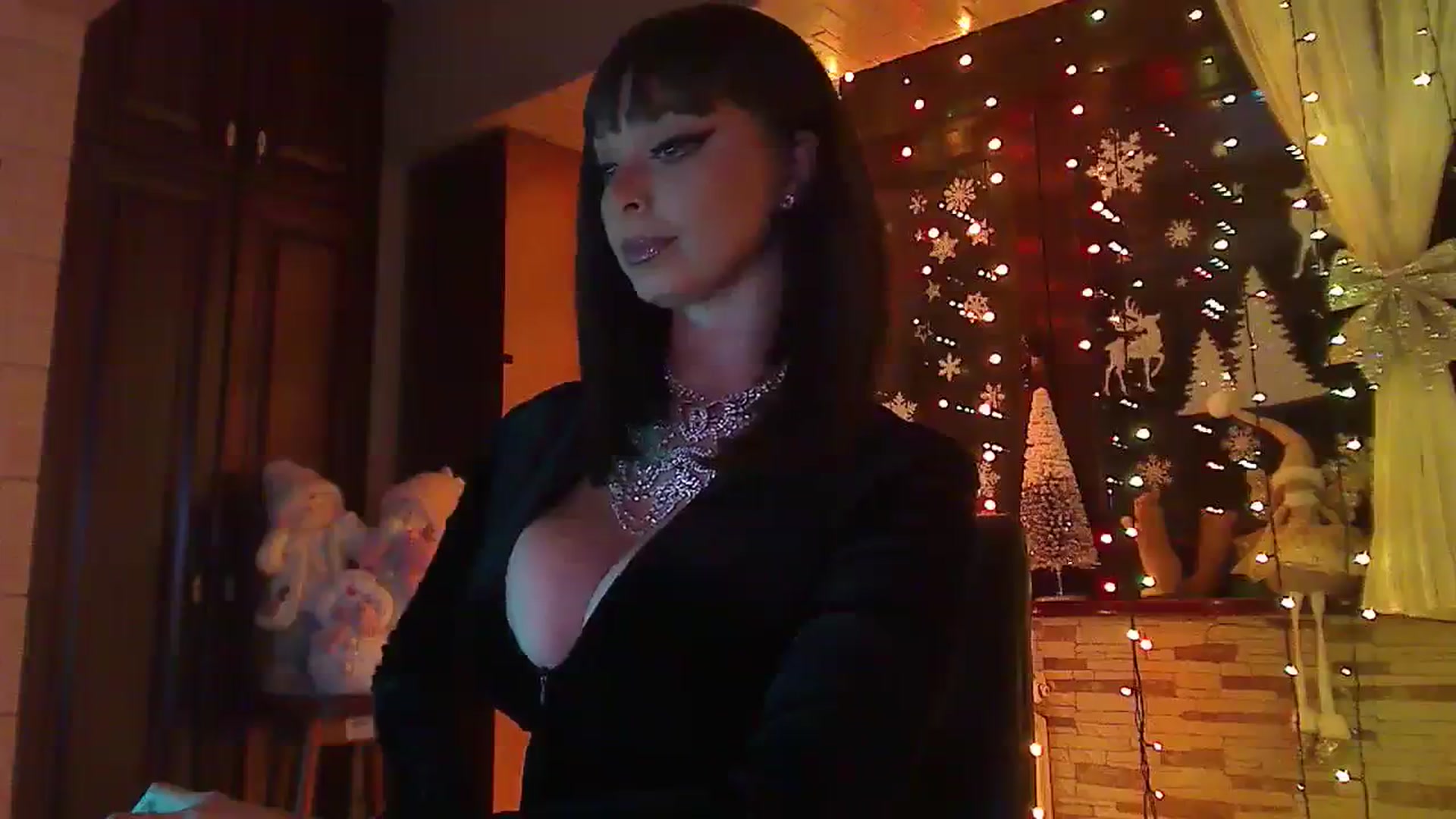 Gallery image thumbnail from No_bo_dy's myfreecams stream on, 12/15/2023, 24:11 image 2 of 20