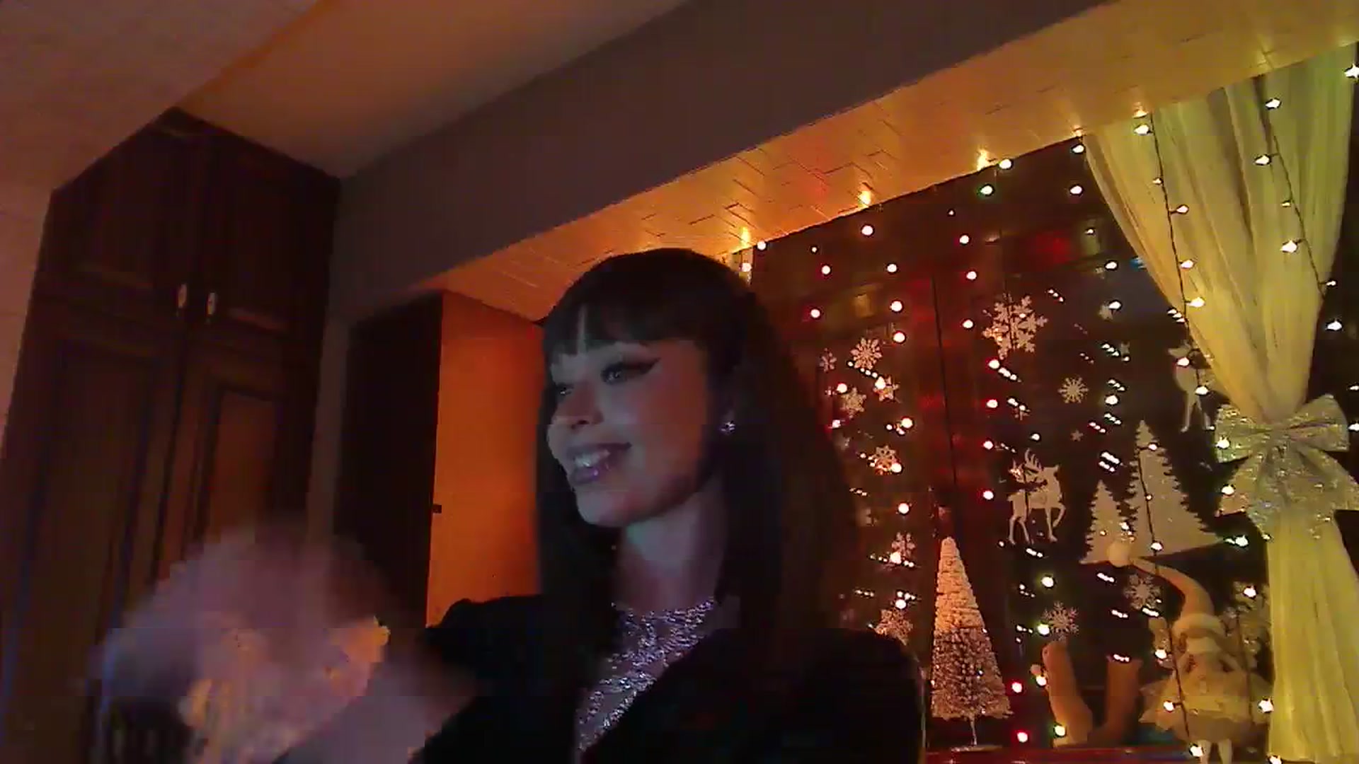 Gallery image thumbnail from No_bo_dy's myfreecams stream on, 12/15/2023, 24:11 image 19 of 20