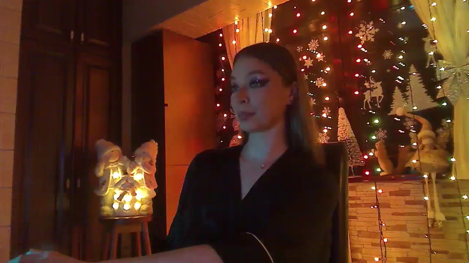 Gallery image thumbnail from No_bo_dy's myfreecams stream on, 12/25/2023, 01:04 image 7 of 20