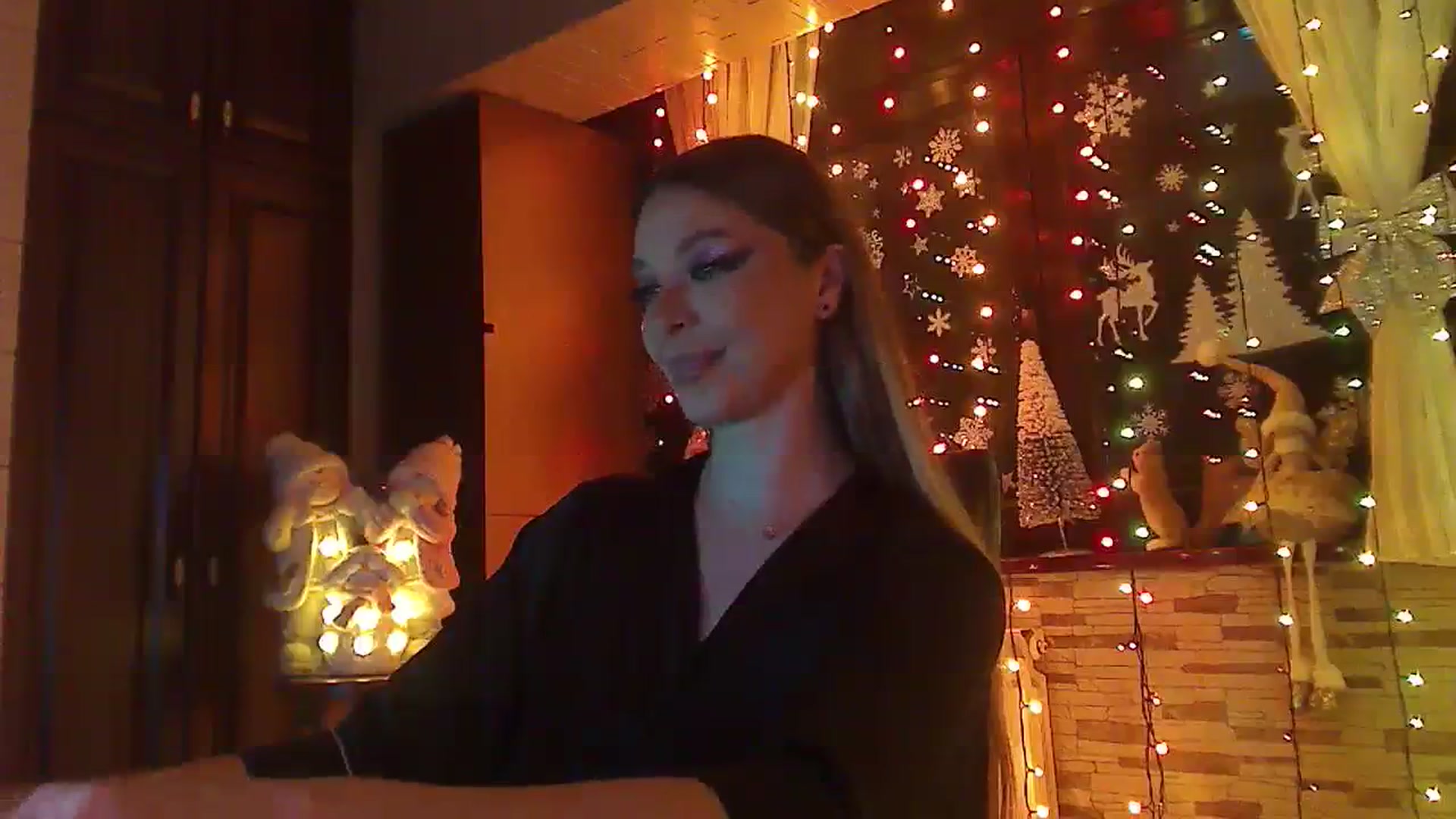 Gallery image thumbnail from No_bo_dy's myfreecams stream on, 12/25/2023, 01:04 image 15 of 20