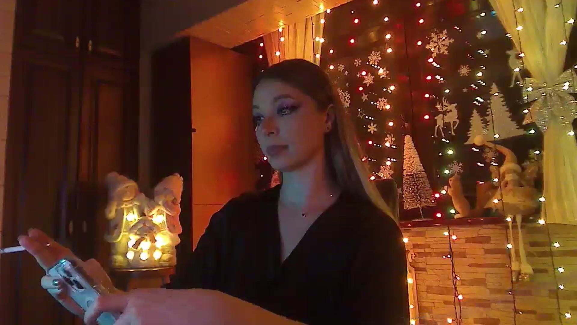 Gallery image thumbnail from No_bo_dy's myfreecams stream on, 12/25/2023, 01:04 image 16 of 20