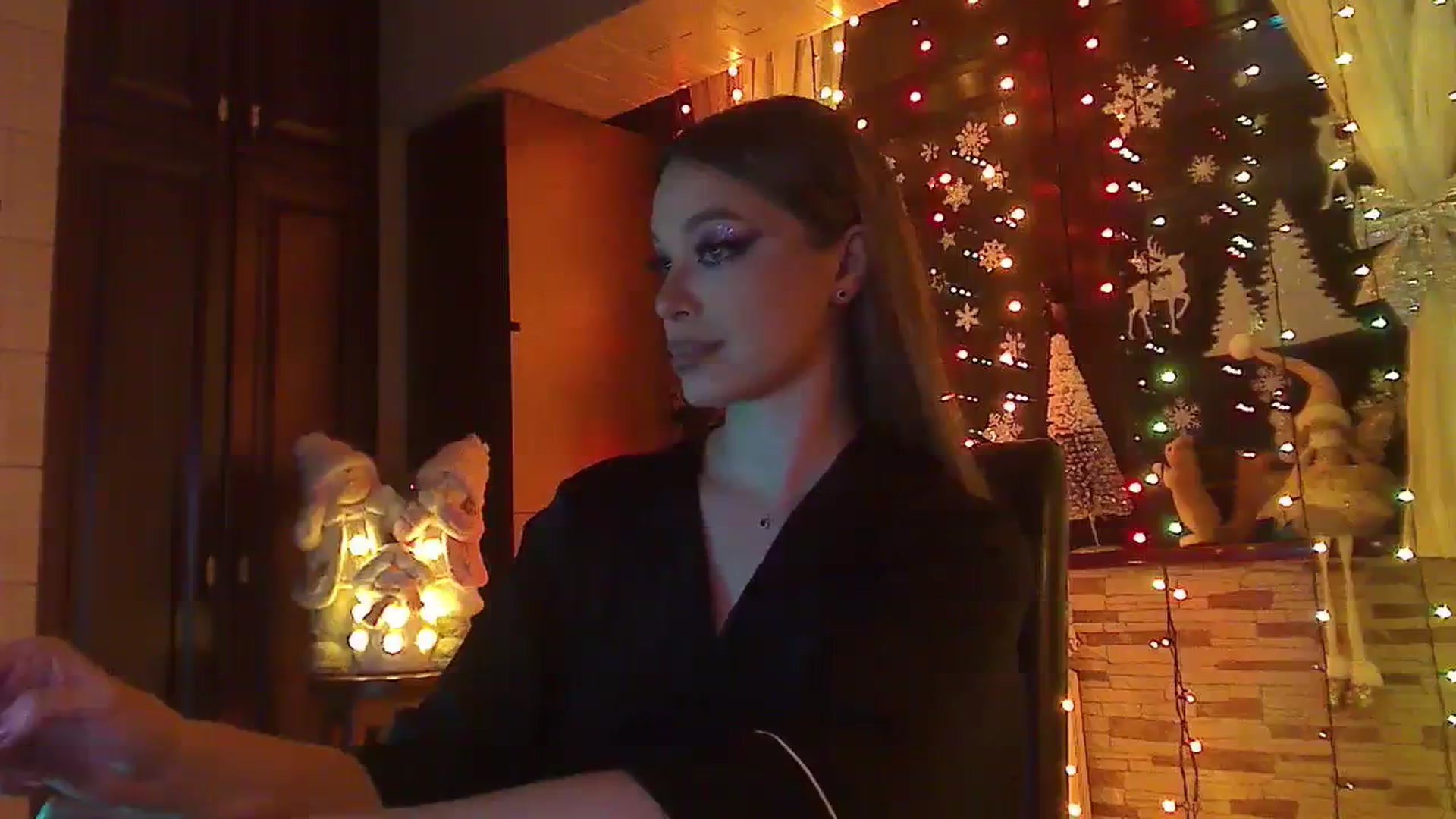 Gallery image thumbnail from No_bo_dy's myfreecams stream on, 12/25/2023, 01:04 image 2 of 20