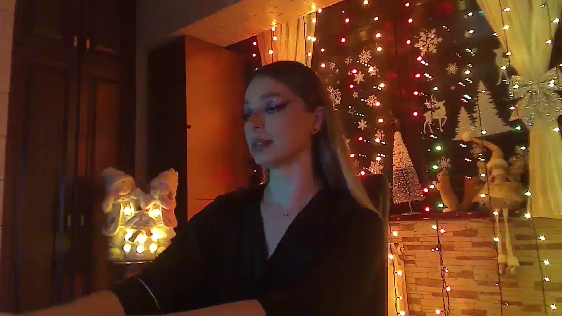 Gallery image thumbnail from No_bo_dy's myfreecams stream on, 12/25/2023, 01:04 image 17 of 20