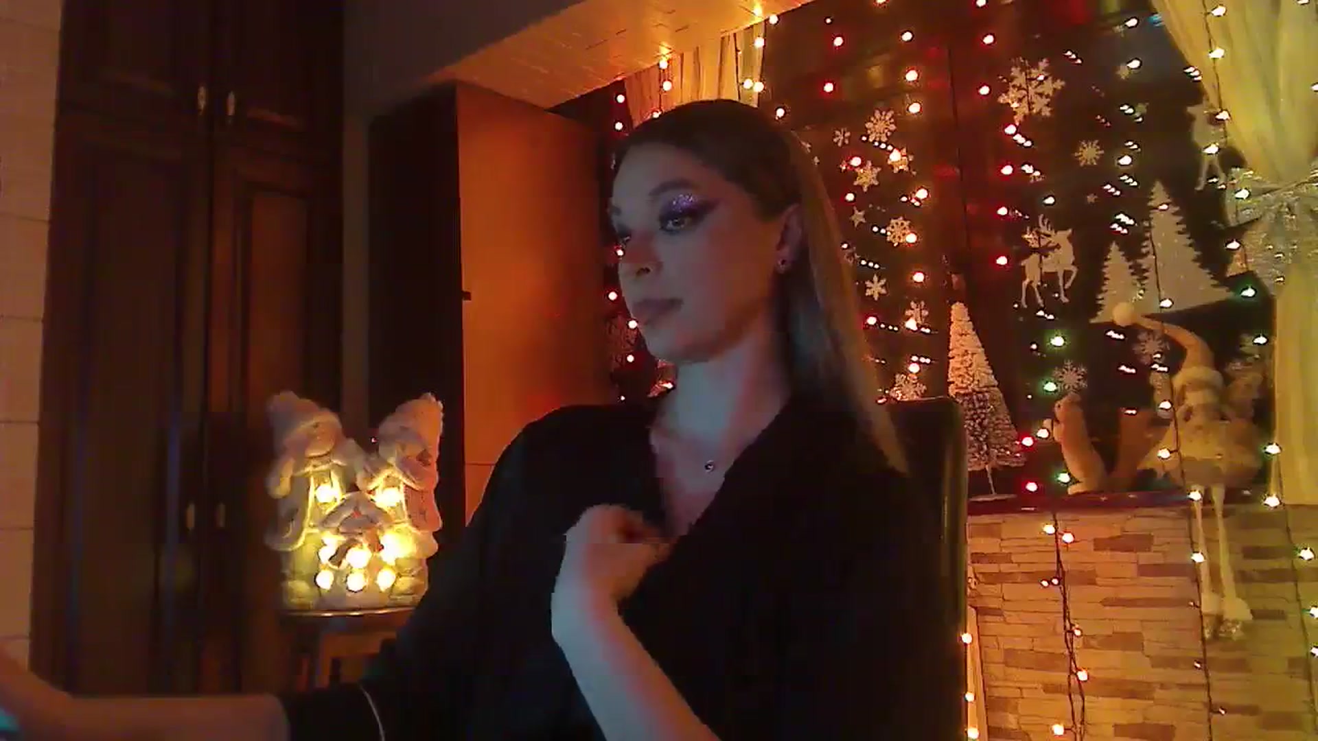 Gallery image thumbnail from No_bo_dy's myfreecams stream on, 12/25/2023, 01:04 image 3 of 20