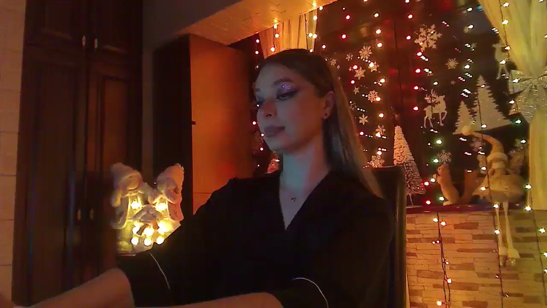 Gallery image thumbnail from No_bo_dy's myfreecams stream on, 12/25/2023, 01:04 image 4 of 20