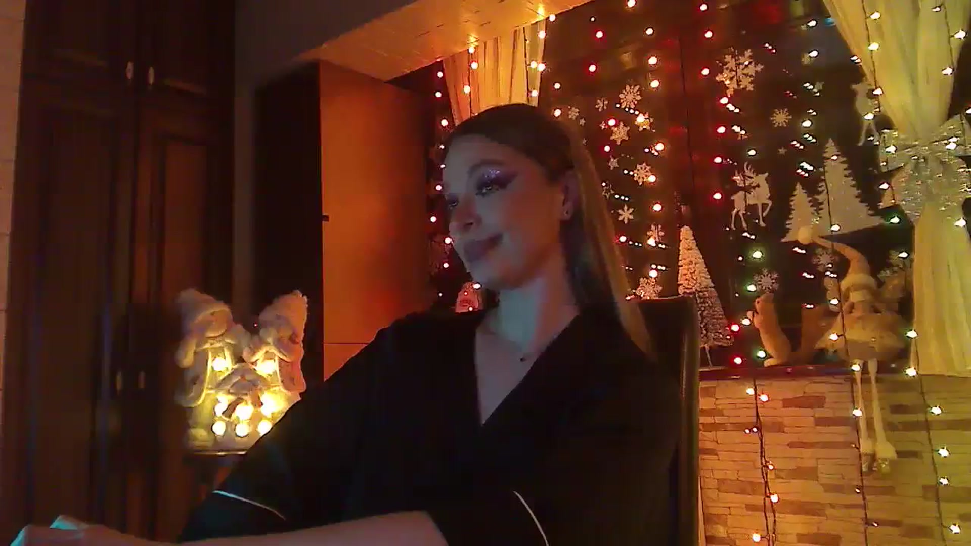 Gallery image thumbnail from No_bo_dy's myfreecams stream on, 12/25/2023, 01:04 image 10 of 20