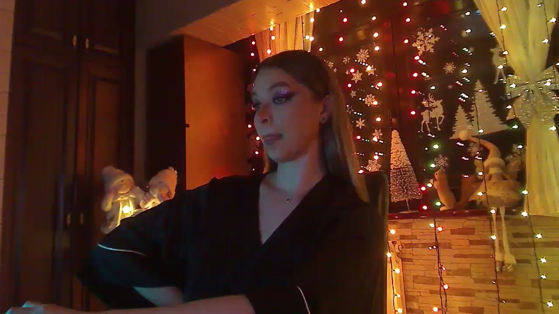 Gallery image thumbnail from No_bo_dy's myfreecams stream on, 12/25/2023, 01:04 image 11 of 20