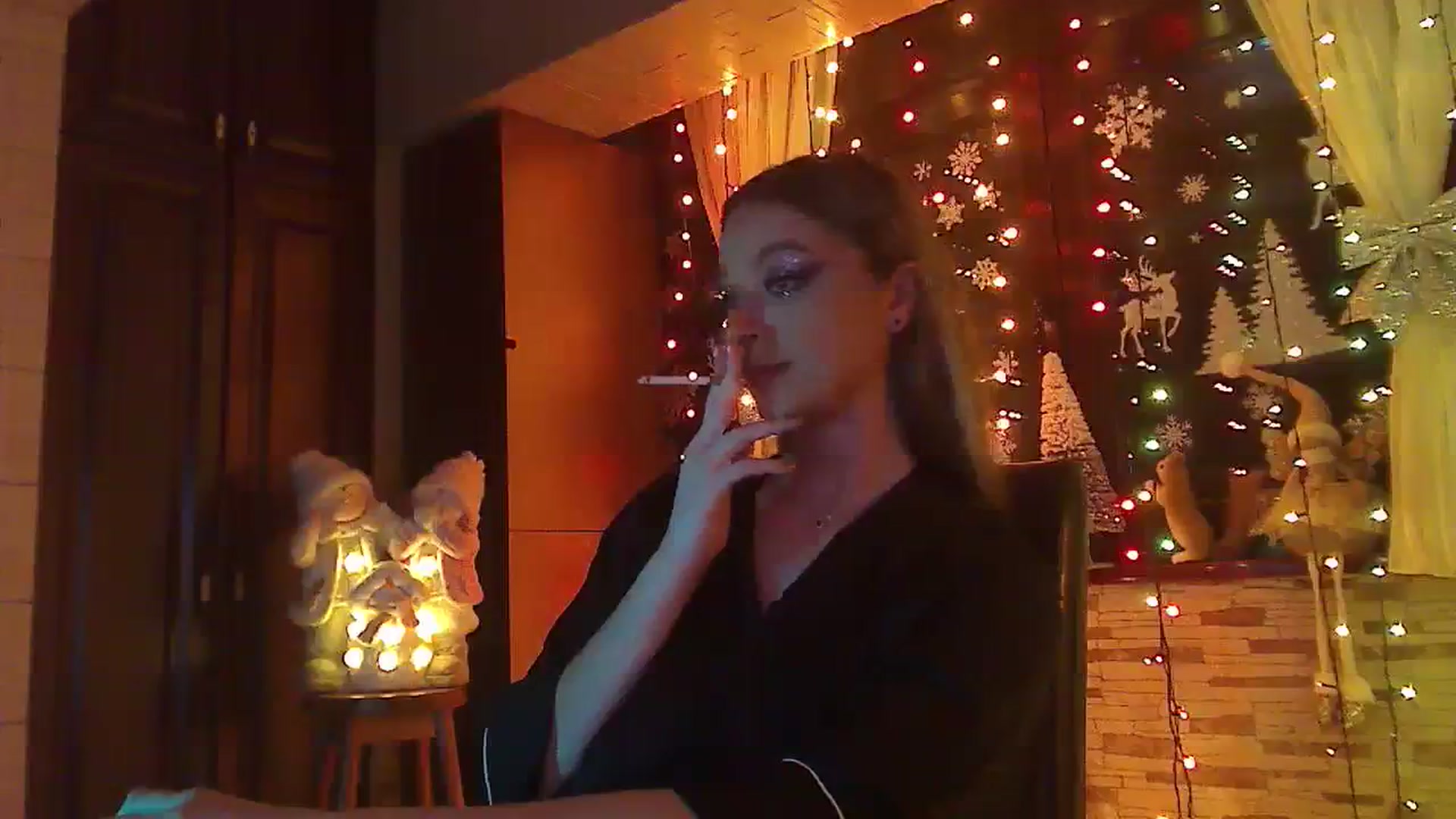 Gallery image thumbnail from No_bo_dy's myfreecams stream on, 12/25/2023, 01:24 image 16 of 20