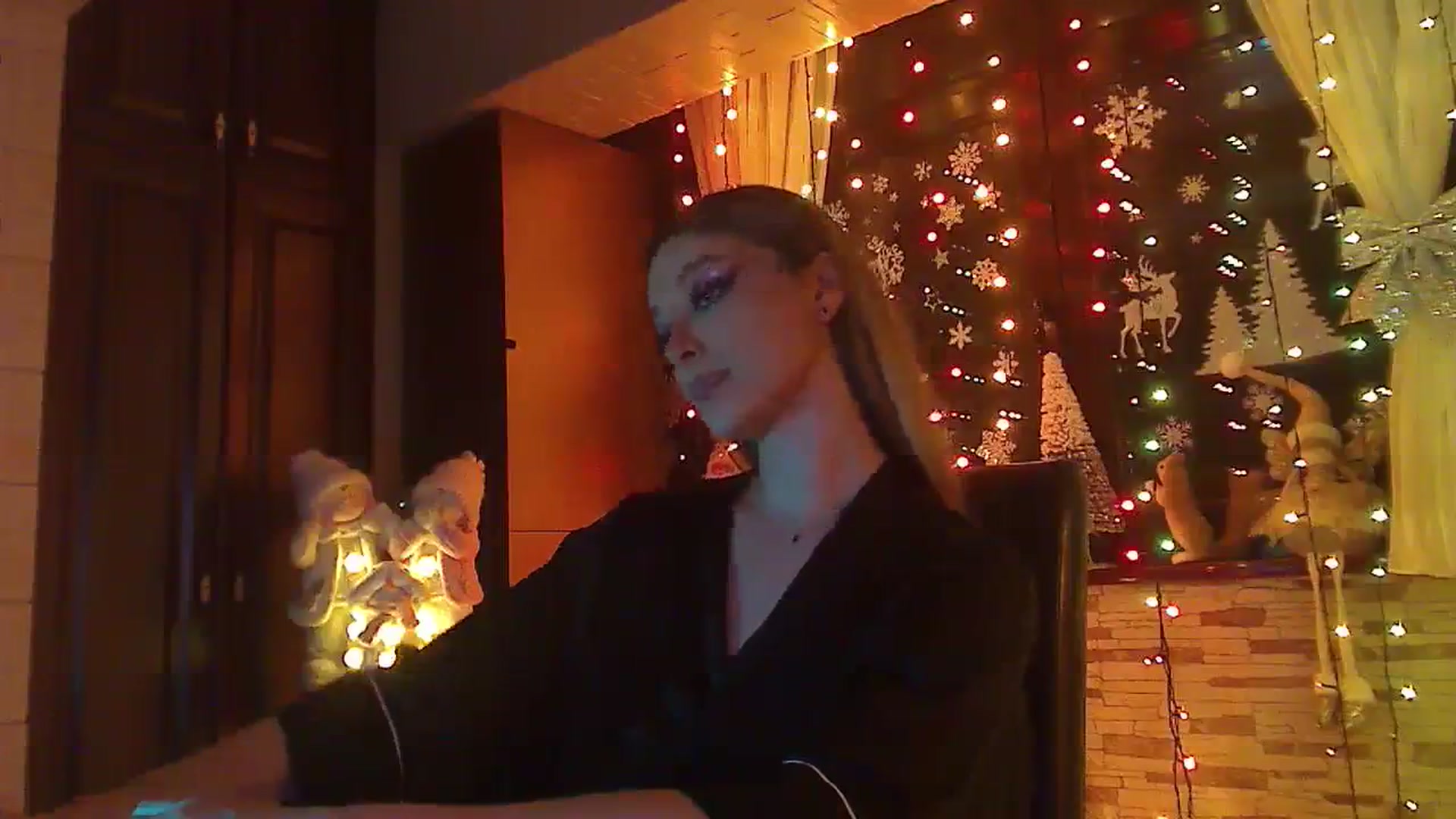 Gallery image thumbnail from No_bo_dy's myfreecams stream on, 12/25/2023, 01:24 image 18 of 20