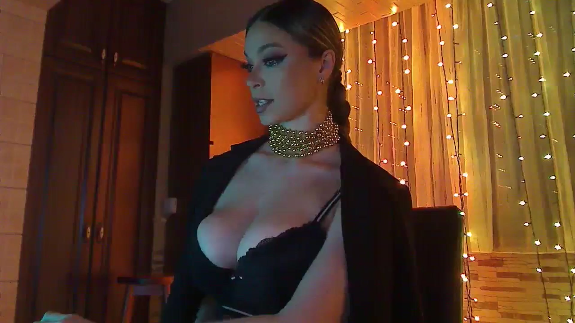 Gallery image thumbnail from No_bo_dy's myfreecams stream on, 01/17/2024, 01:12 image 12 of 20