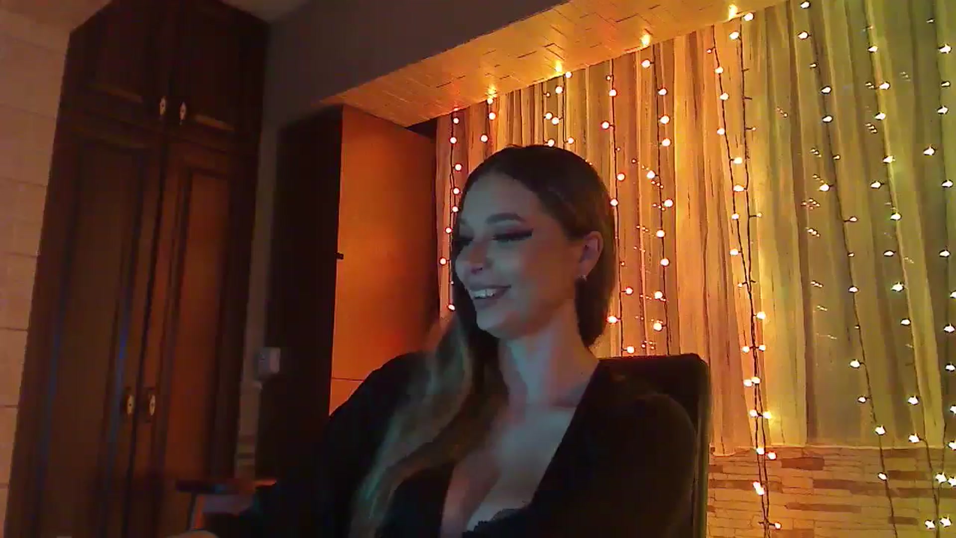 Gallery image thumbnail from No_bo_dy's myfreecams stream on, 01/17/2024, 04:12 image 16 of 20