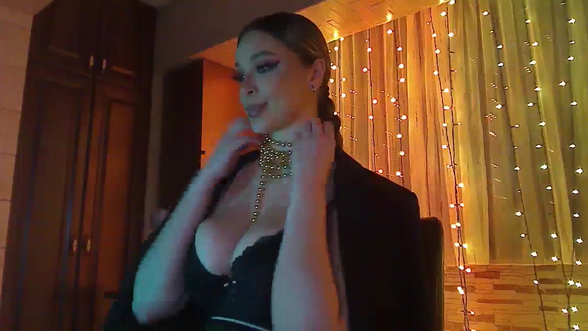 Gallery image thumbnail from No_bo_dy's myfreecams stream on, 01/17/2024, 04:12 image 2 of 20