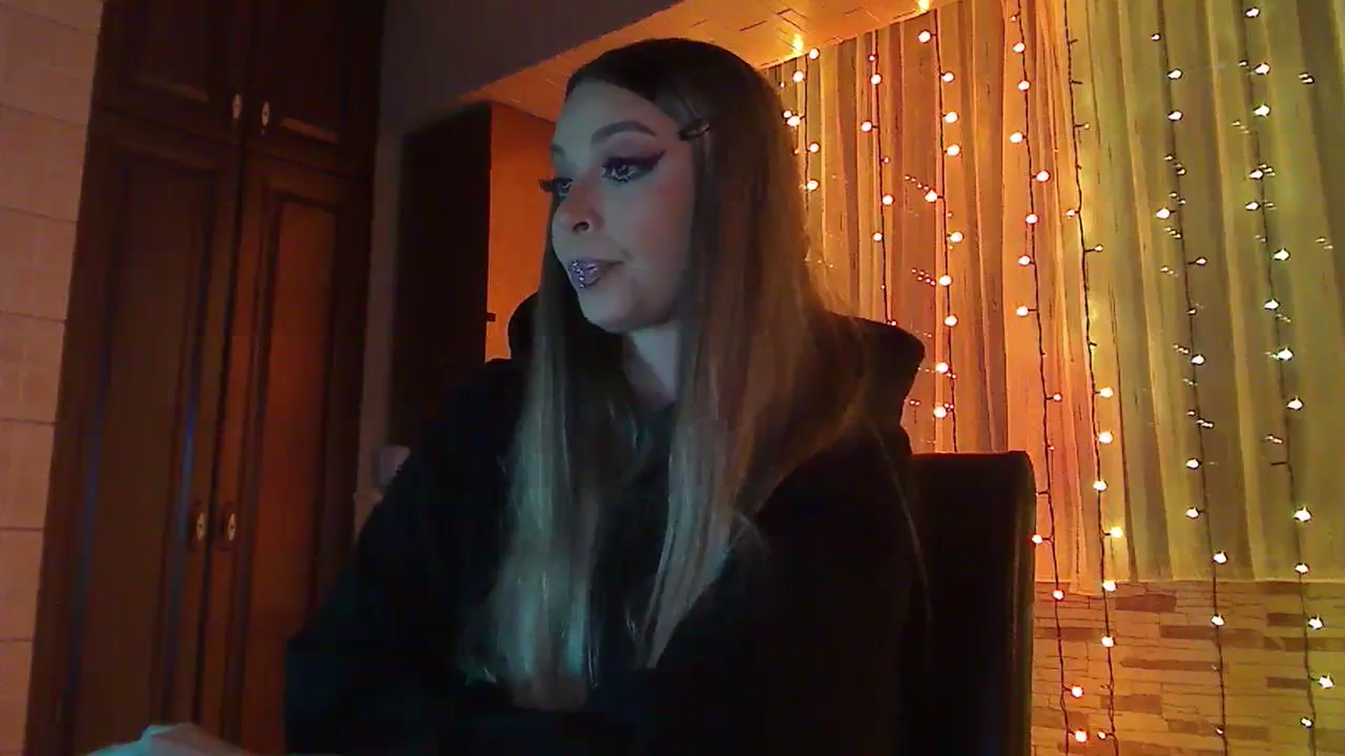 Gallery image thumbnail from No_bo_dy's myfreecams stream on, 01/26/2024, 24:53 image 9 of 20