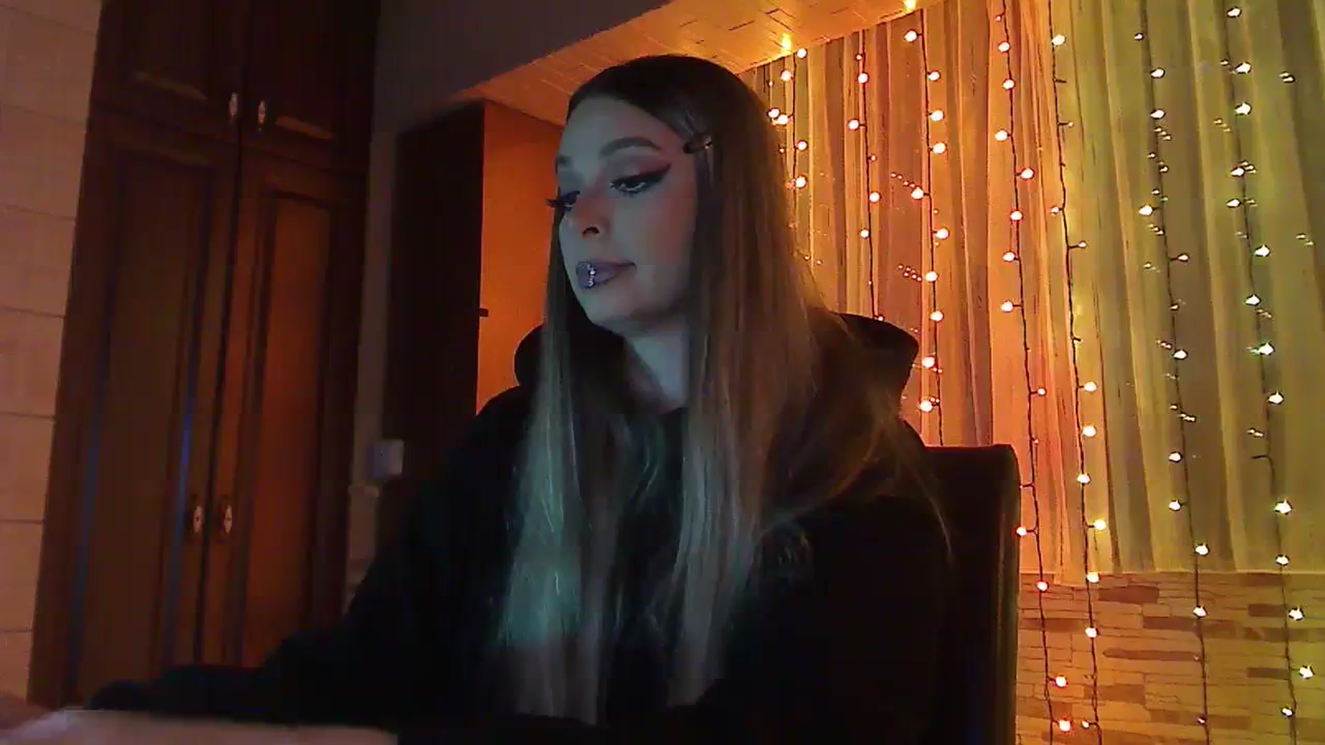 Gallery image thumbnail from No_bo_dy's myfreecams stream on, 01/26/2024, 24:53 image 7 of 20