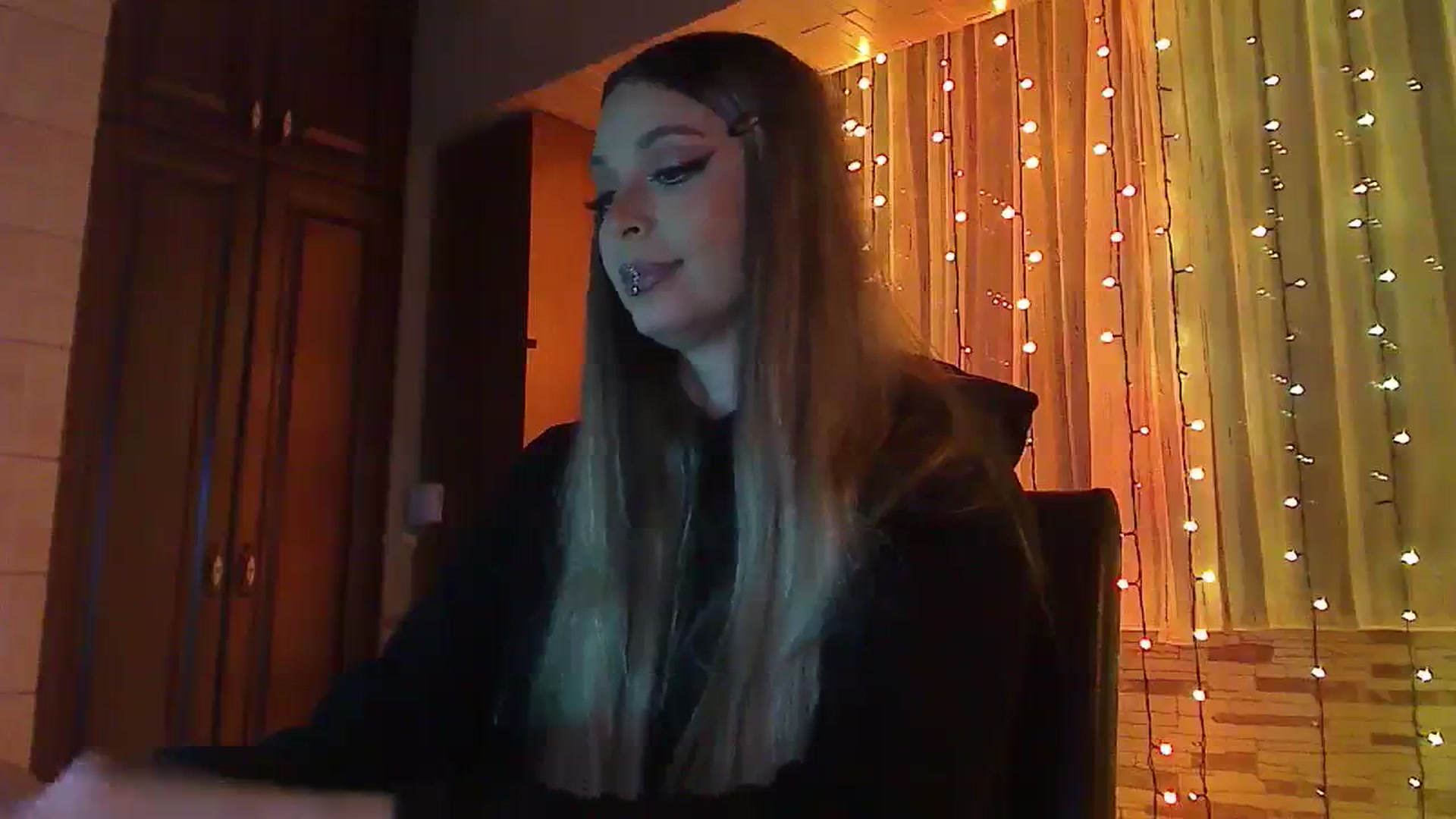 Gallery image thumbnail from No_bo_dy's myfreecams stream on, 01/26/2024, 24:53 image 5 of 20
