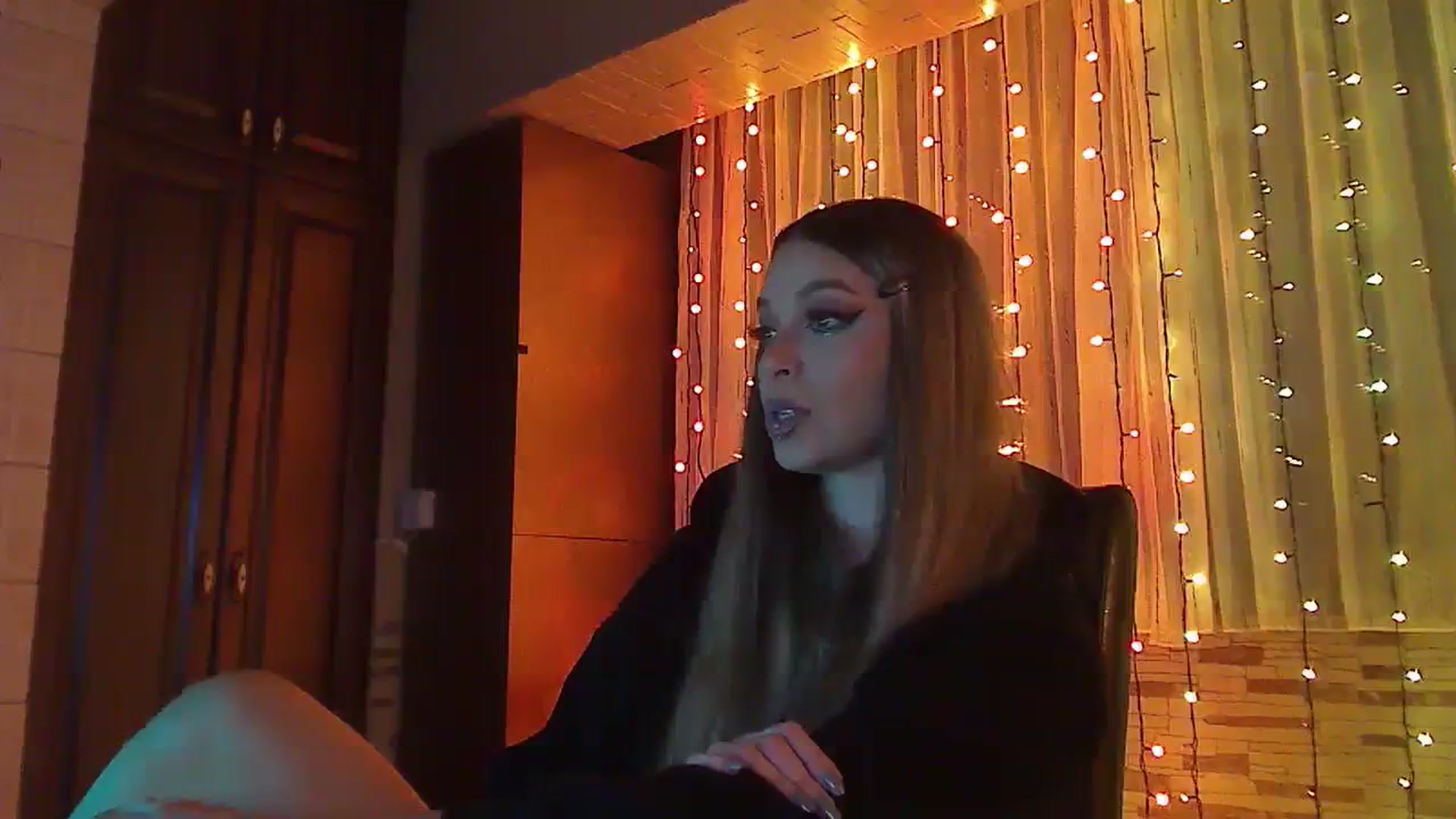 Gallery image thumbnail from No_bo_dy's myfreecams stream on, 01/26/2024, 01:58 image 9 of 20