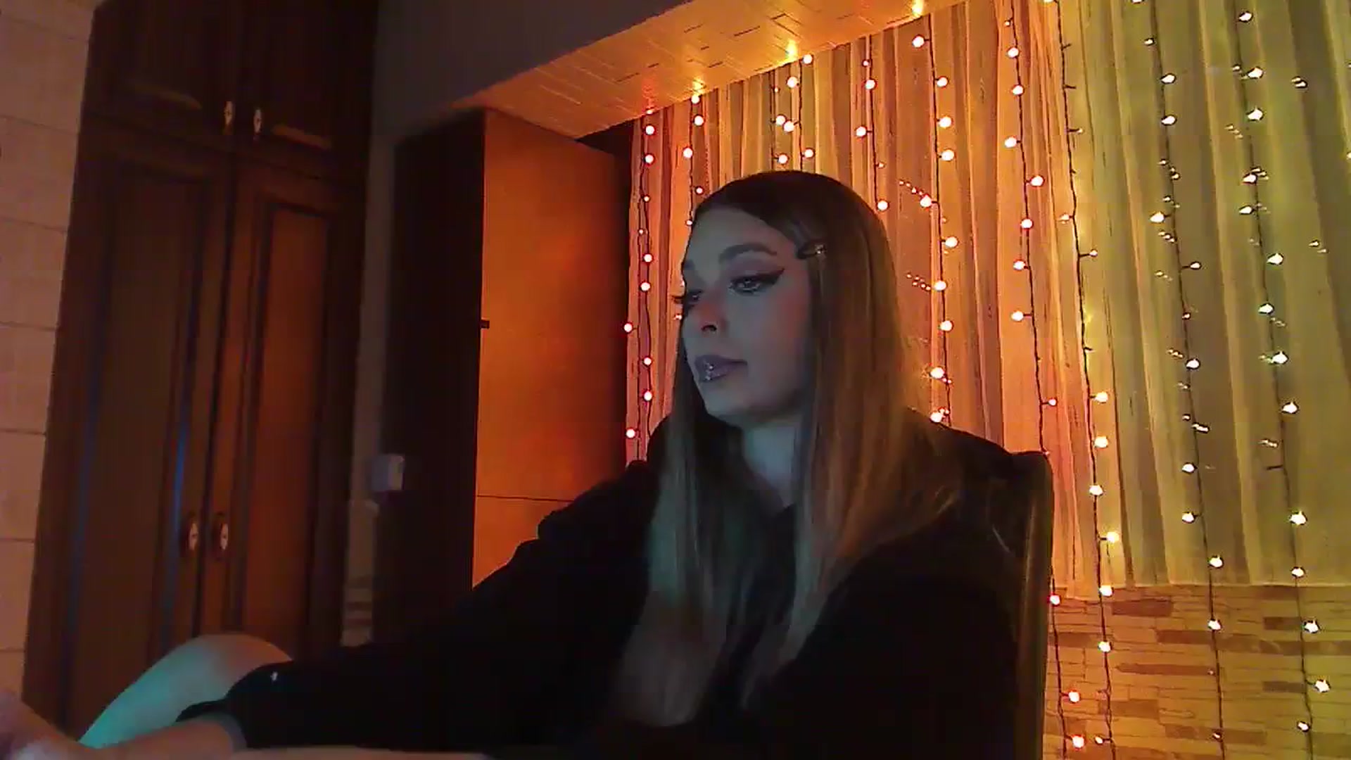 Gallery image thumbnail from No_bo_dy's myfreecams stream on, 01/26/2024, 01:58 image 4 of 20