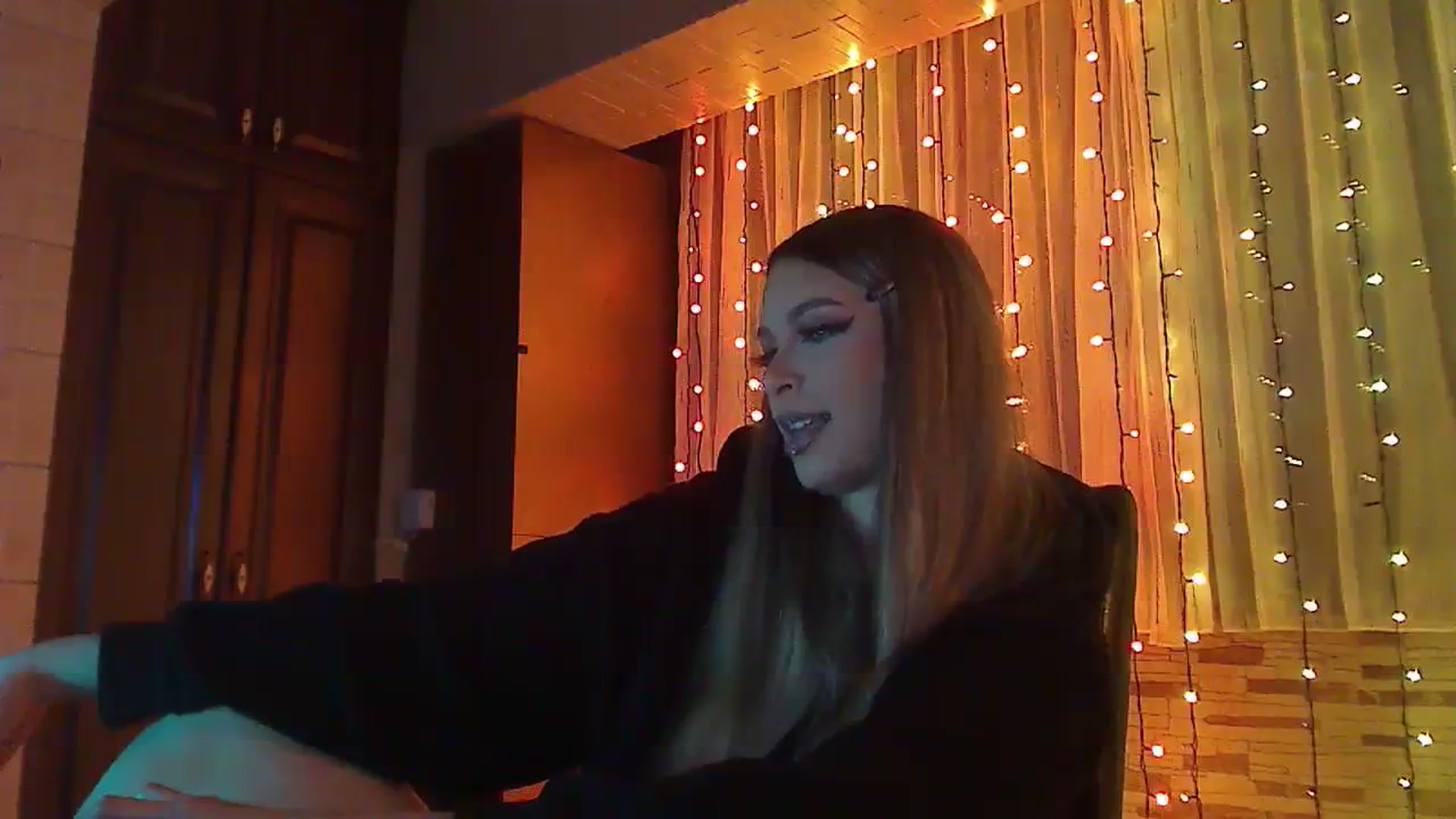 Gallery image thumbnail from No_bo_dy's myfreecams stream on, 01/26/2024, 01:58 image 10 of 20