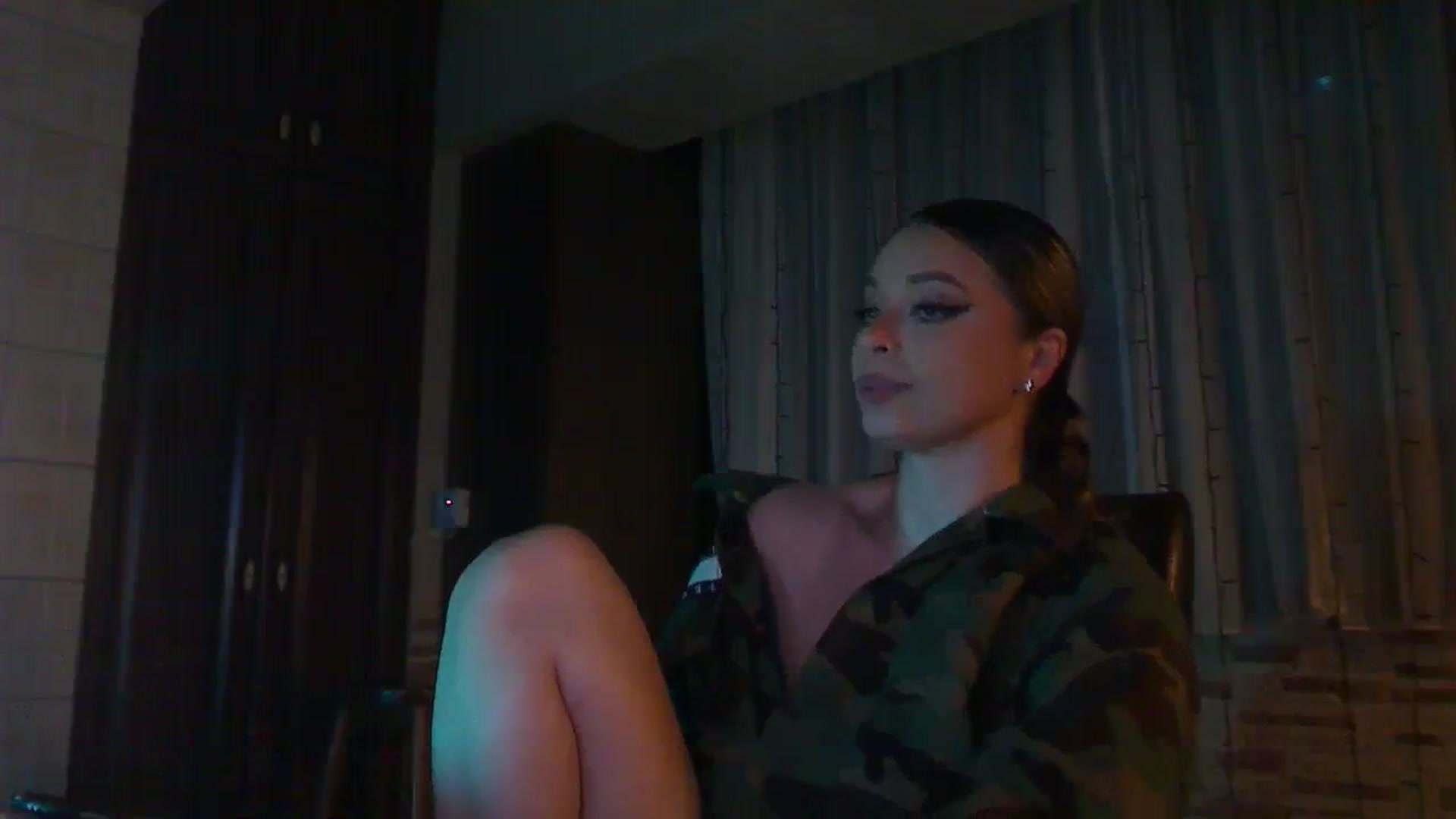 Gallery image thumbnail from No_bo_dy's myfreecams stream on, 02/25/2024, 03:02 image 20 of 20