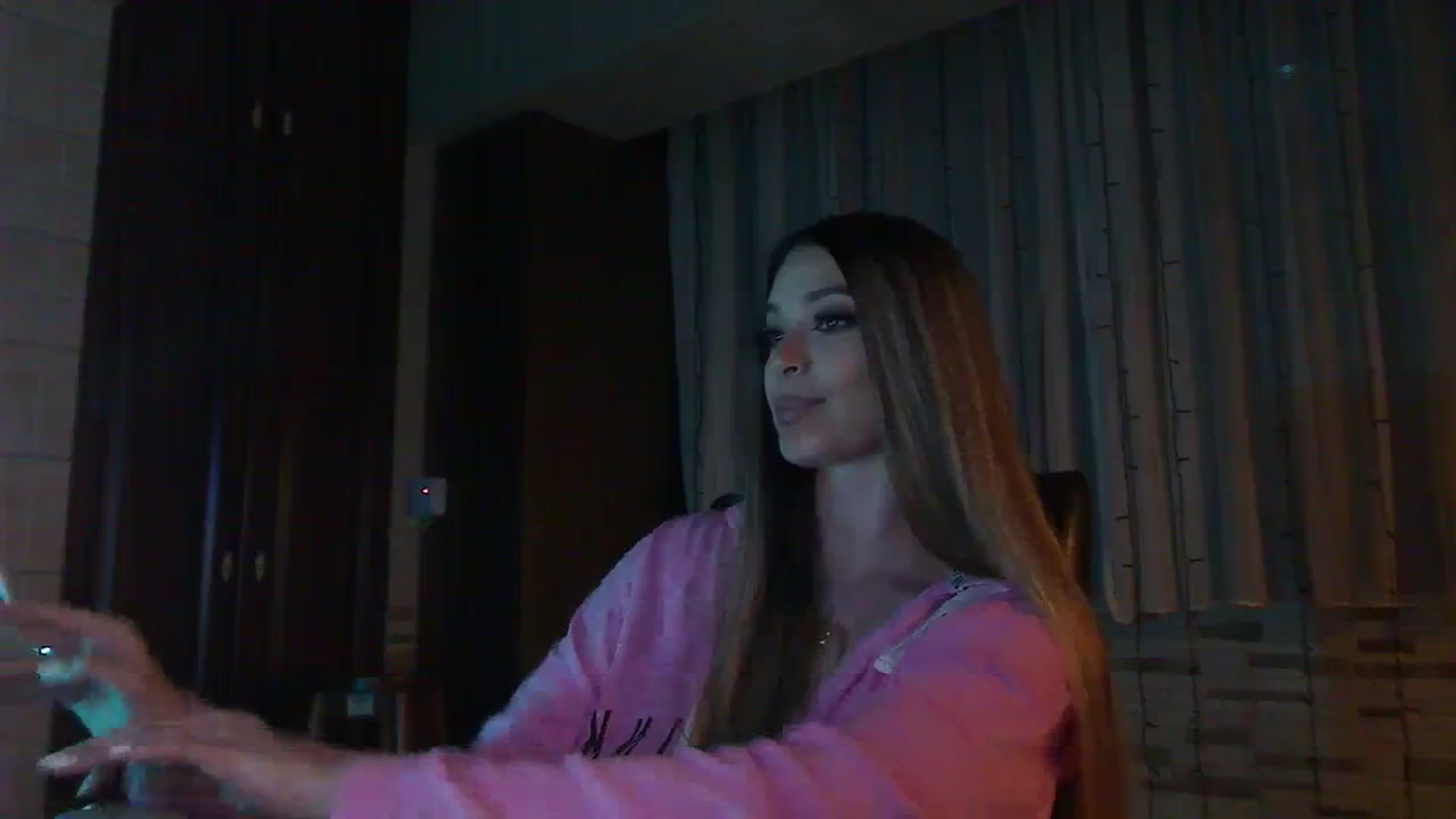 Gallery image thumbnail from No_bo_dy's myfreecams stream on, 03/02/2024, 02:35 image 10 of 20