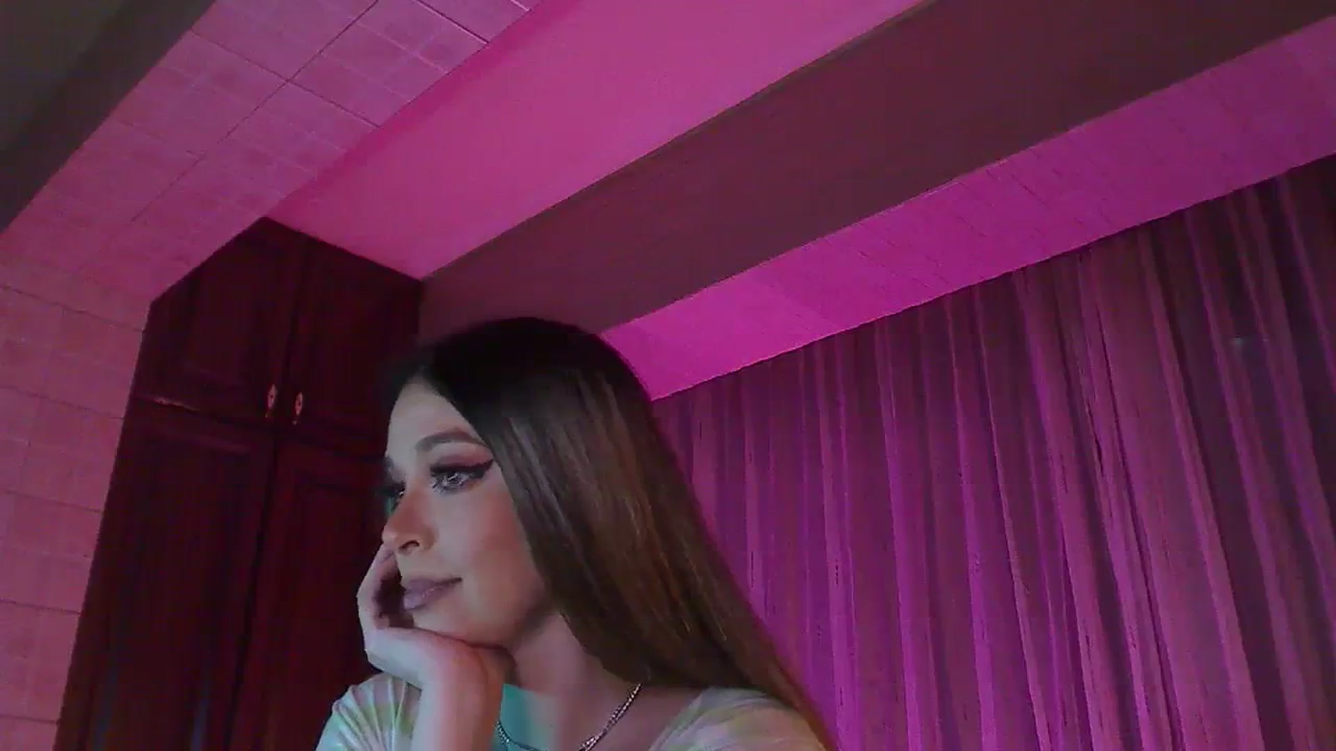 Gallery image thumbnail from No_bo_dy's myfreecams stream on, 04/12/2024, 02:47 image 6 of 20