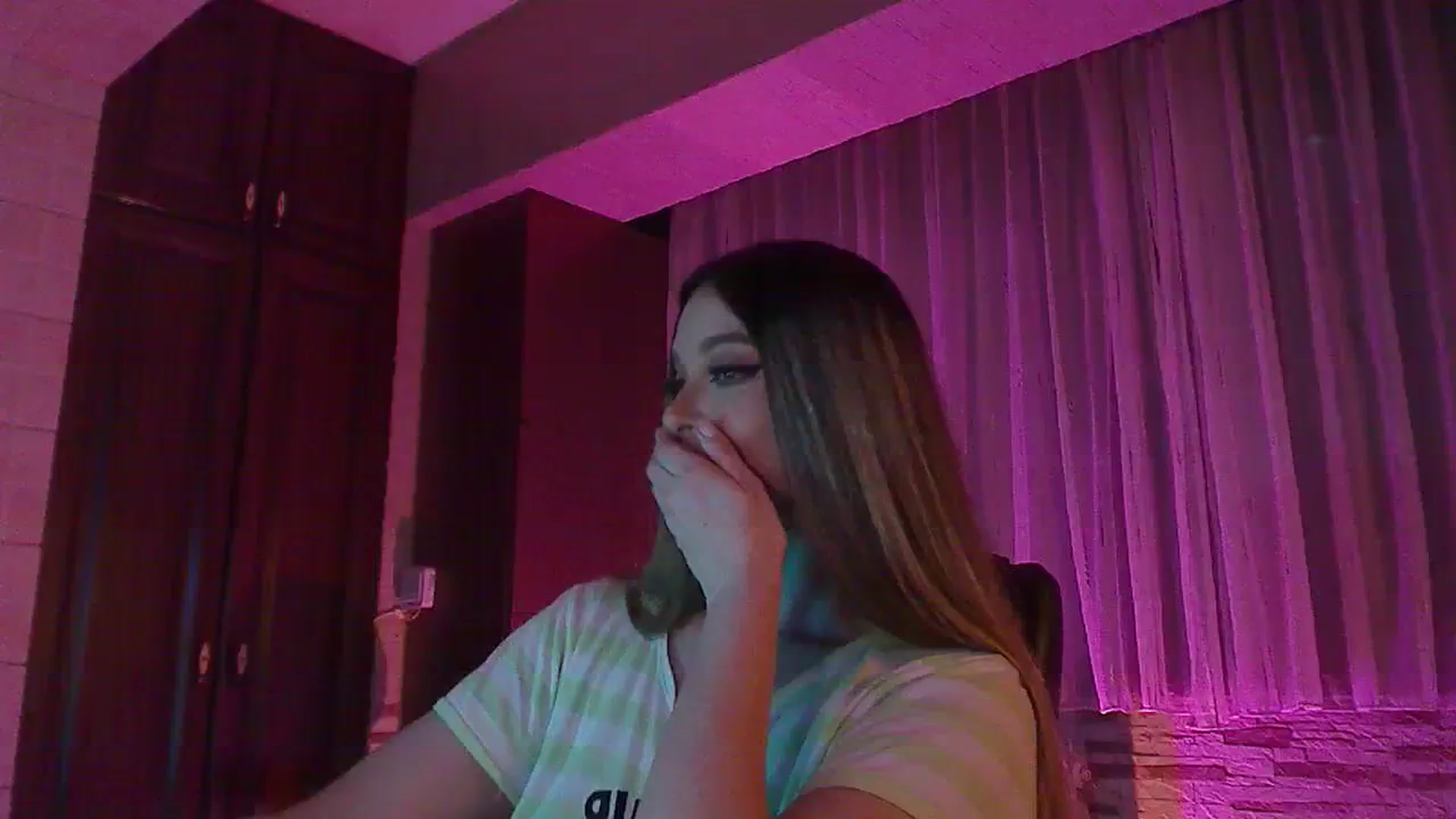 Gallery image thumbnail from No_bo_dy's myfreecams stream on, 04/12/2024, 02:47 image 14 of 20