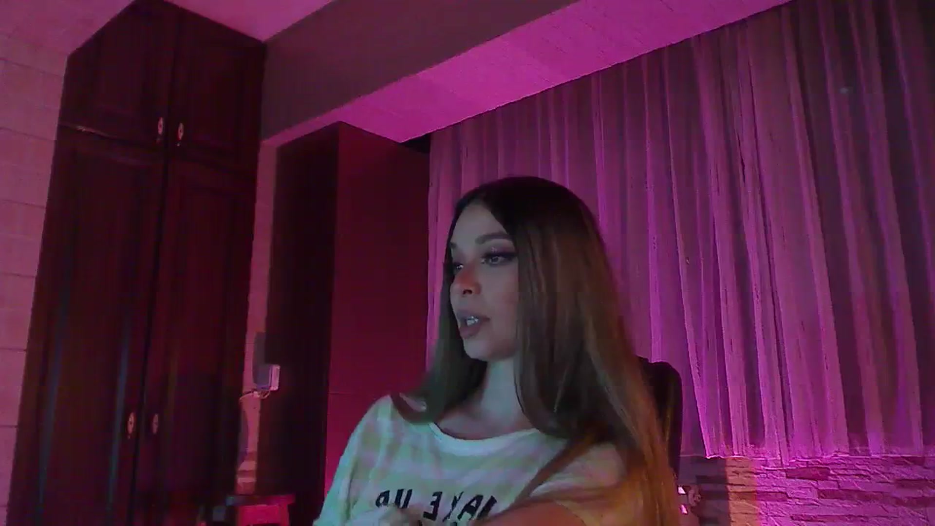 Gallery image thumbnail from No_bo_dy's myfreecams stream on, 04/12/2024, 02:47 image 15 of 20