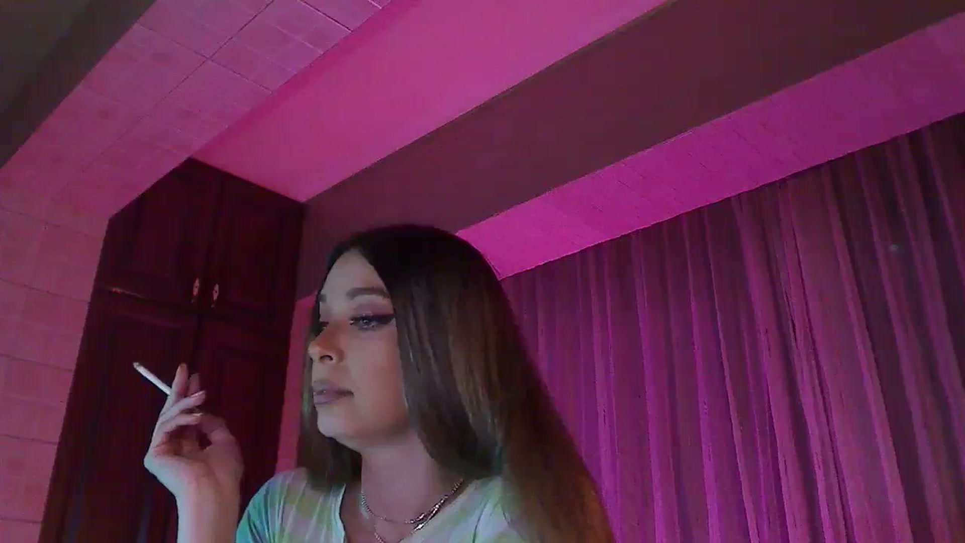 Gallery image thumbnail from No_bo_dy's myfreecams stream on, 04/12/2024, 02:47 image 8 of 20