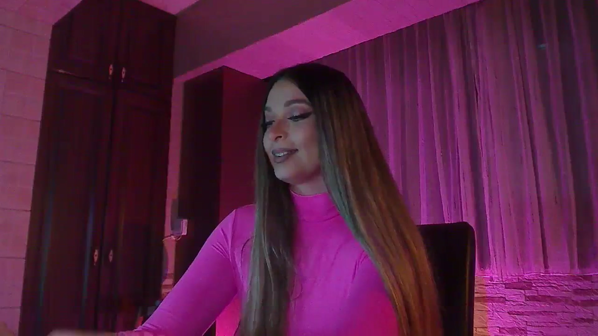 Gallery image thumbnail from No_bo_dy's myfreecams stream on, 04/13/2024, 02:17 image 14 of 20