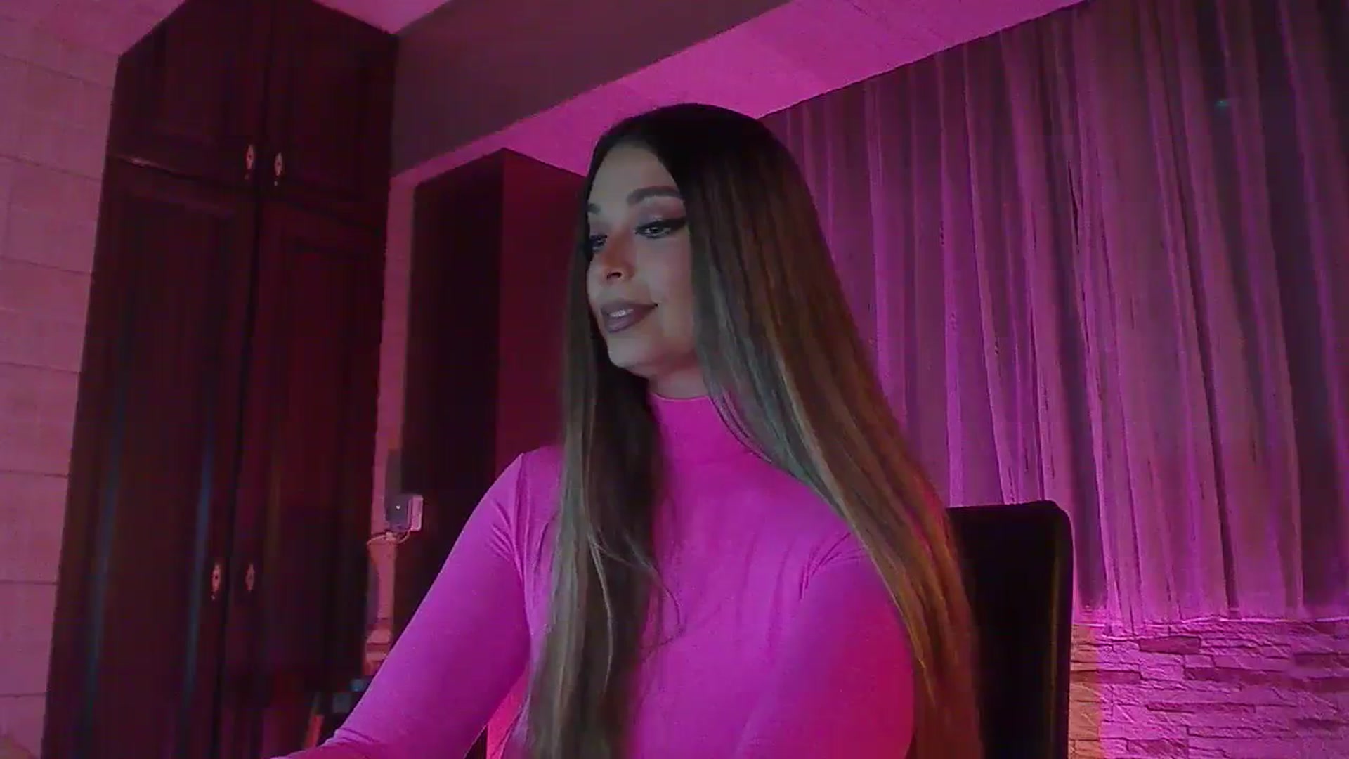 Gallery image thumbnail from No_bo_dy's myfreecams stream on, 04/13/2024, 02:17 image 15 of 20