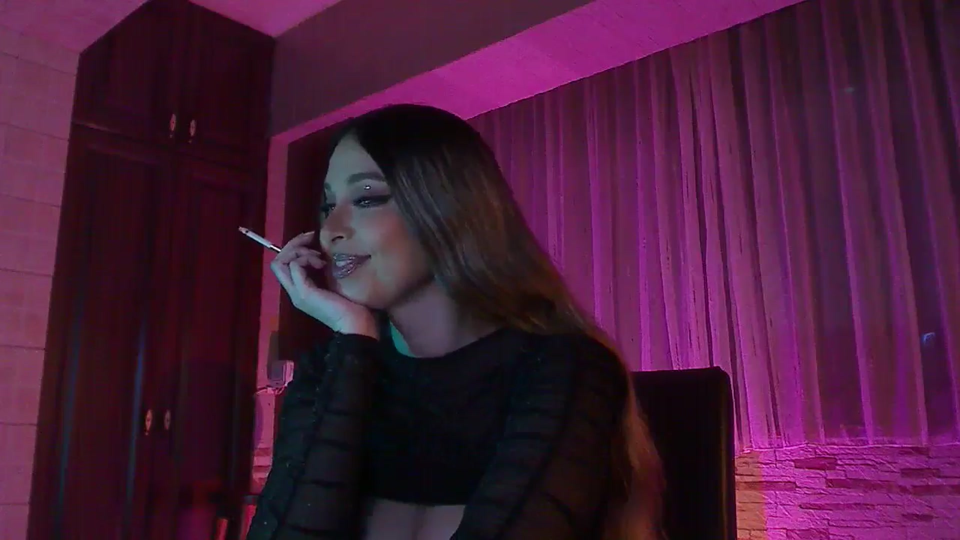 Gallery image thumbnail from No_bo_dy's myfreecams stream on, 04/19/2024, 01:56 image 20 of 20