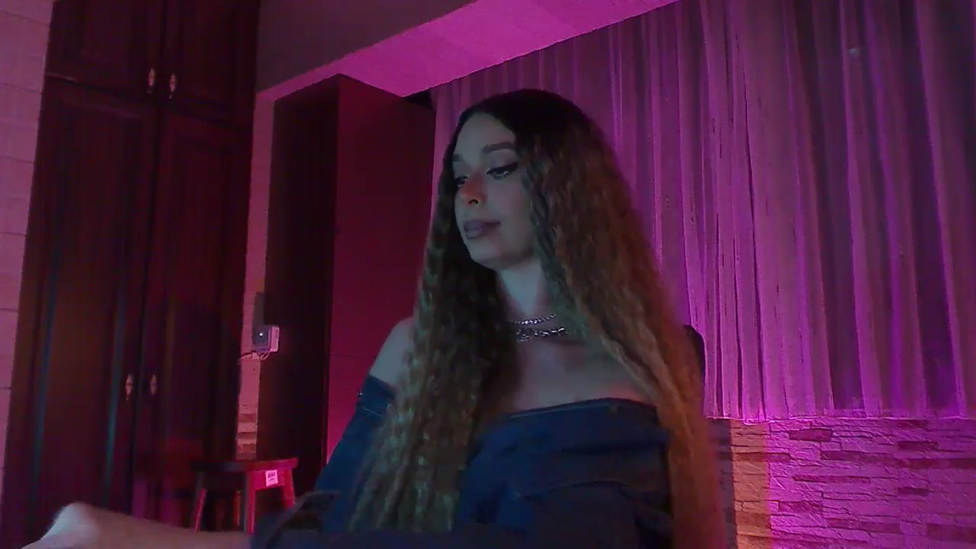 Gallery image thumbnail from No_bo_dy's myfreecams stream on, 05/10/2024, 23:33 image 12 of 20