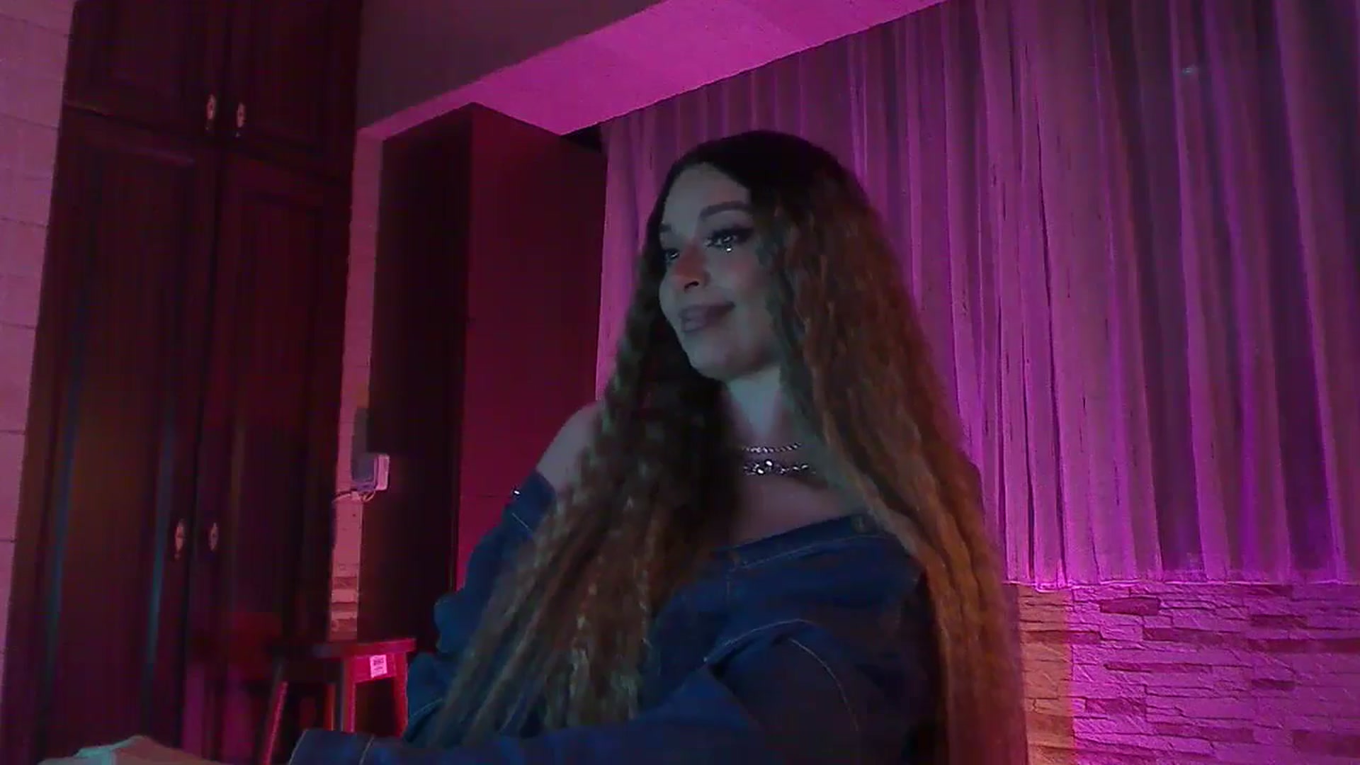 Gallery image thumbnail from No_bo_dy's myfreecams stream on, 05/10/2024, 23:33 image 13 of 20