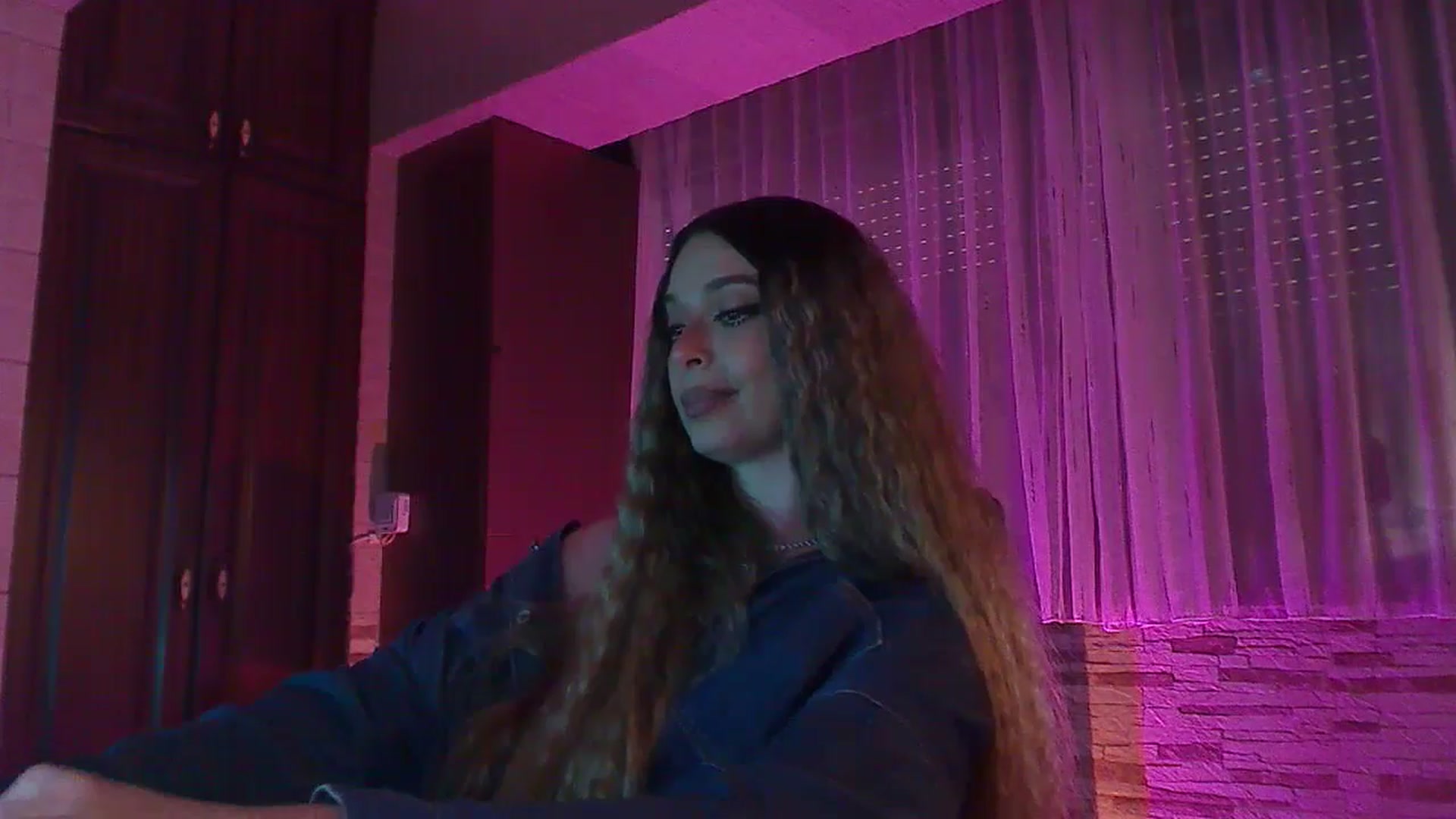 Gallery image thumbnail from No_bo_dy's myfreecams stream on, 05/11/2024, 03:51 image 17 of 20
