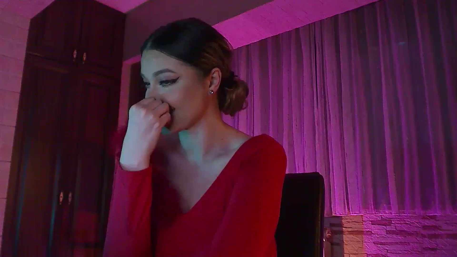 Gallery image thumbnail from No_bo_dy's myfreecams stream on, 05/17/2024, 22:54 image 17 of 20