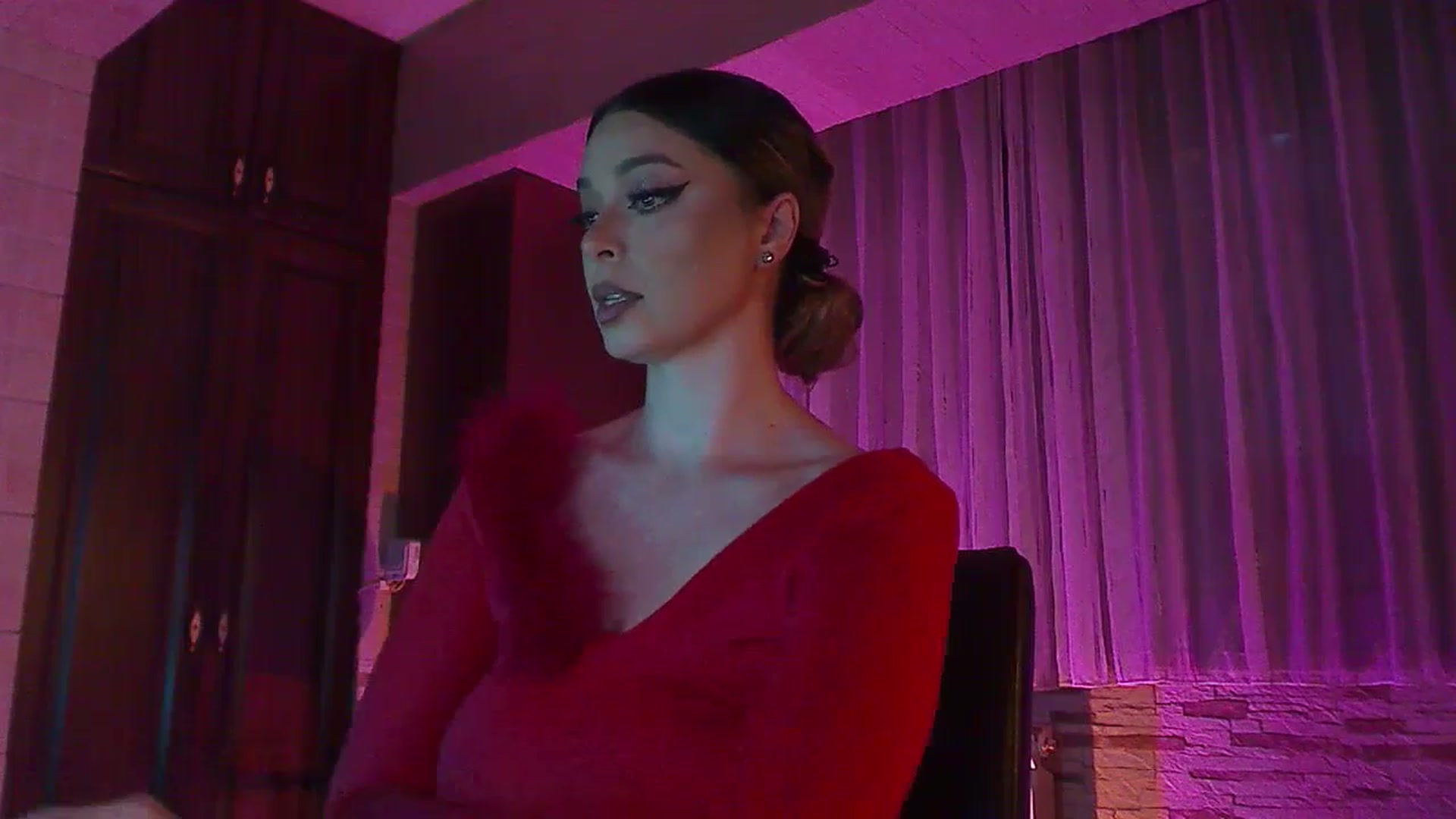Gallery image thumbnail from No_bo_dy's myfreecams stream on, 05/17/2024, 22:54 image 7 of 20