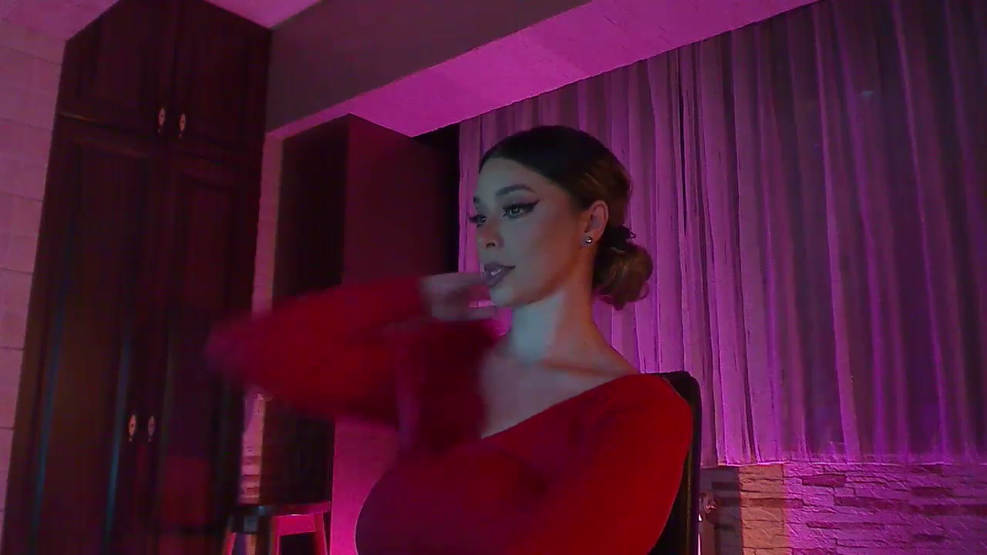 Gallery image thumbnail from No_bo_dy's myfreecams stream on, 05/17/2024, 22:54 image 11 of 20