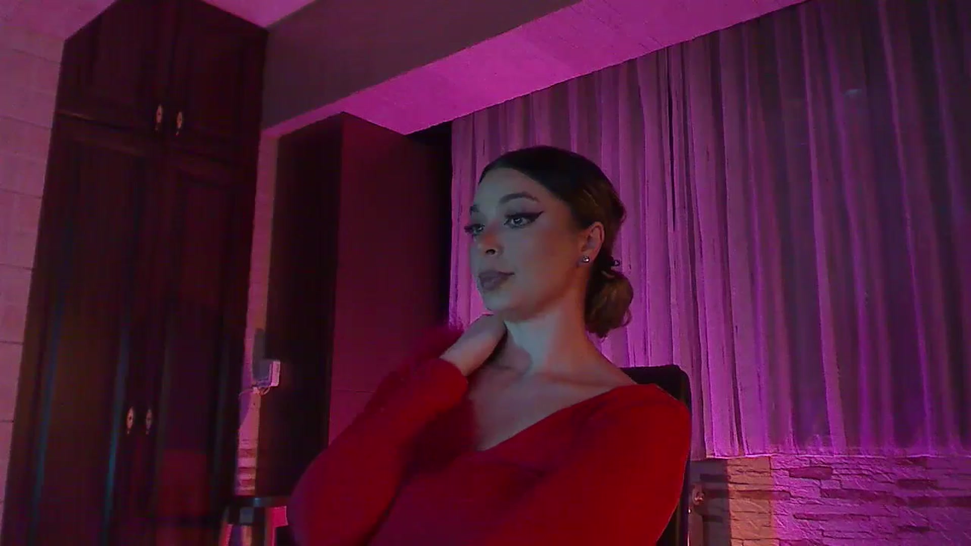 Gallery image thumbnail from No_bo_dy's myfreecams stream on, 05/17/2024, 22:54 image 4 of 20