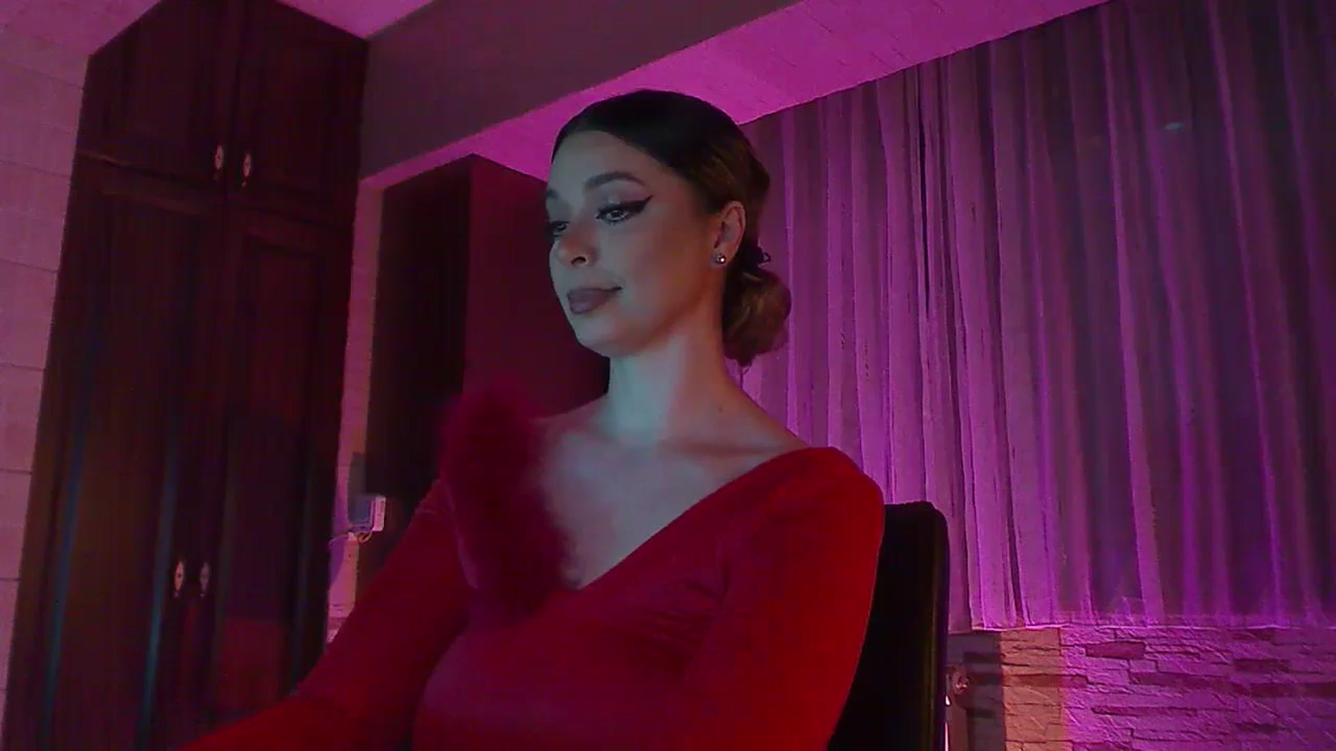 Gallery image thumbnail from No_bo_dy's myfreecams stream on, 05/17/2024, 22:54 image 9 of 20