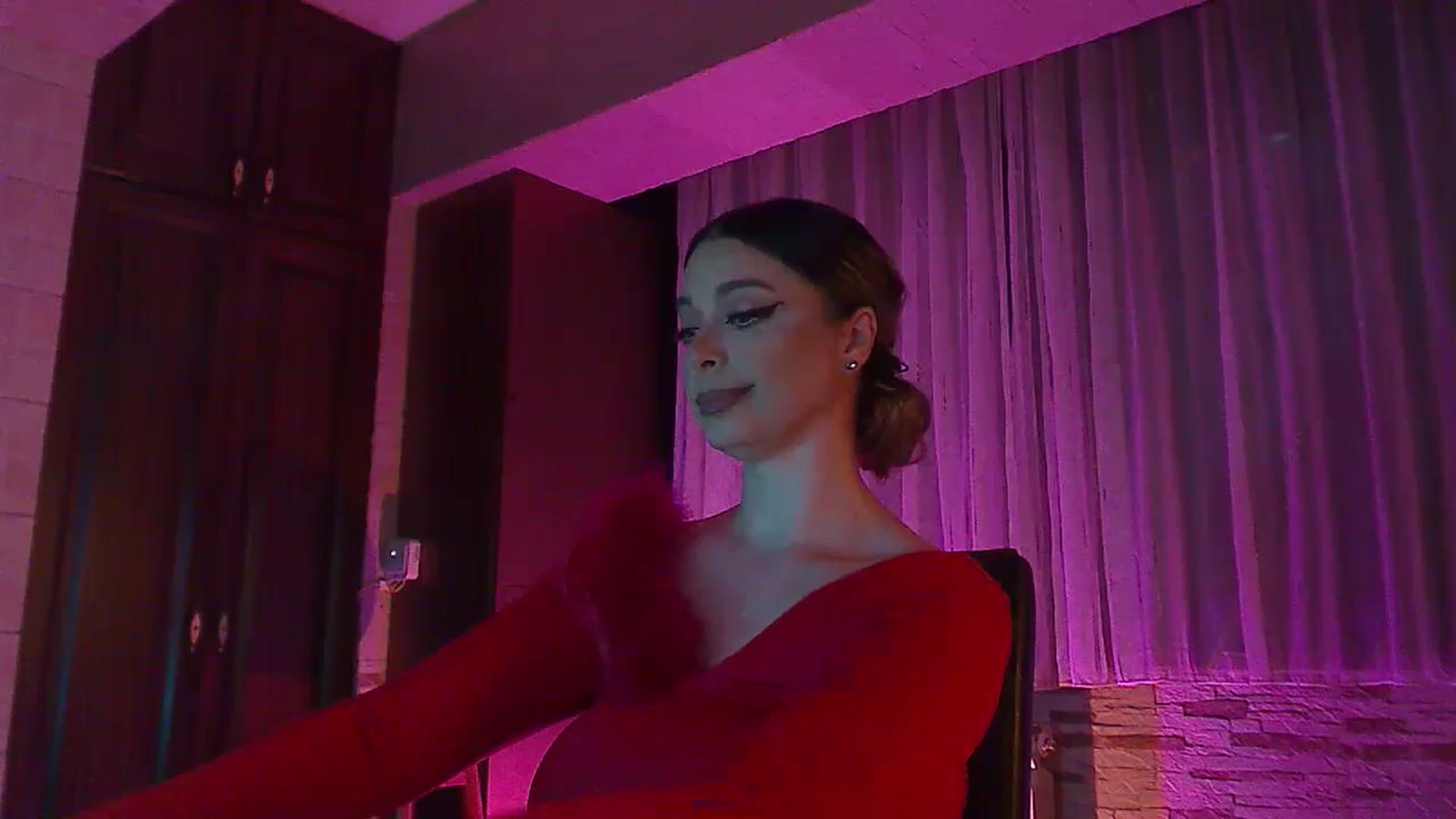 Gallery image thumbnail from No_bo_dy's myfreecams stream on, 05/17/2024, 22:54 image 18 of 20