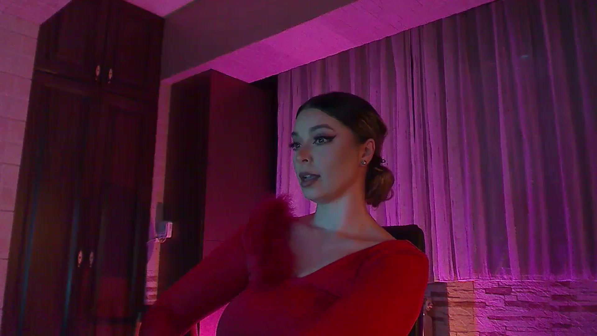 Gallery image thumbnail from No_bo_dy's myfreecams stream on, 05/17/2024, 22:54 image 5 of 20