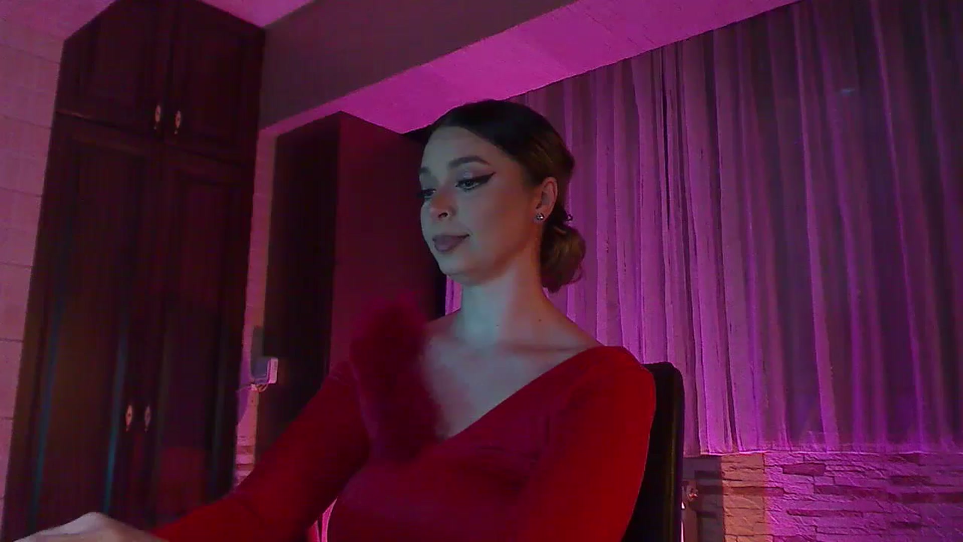 Gallery image thumbnail from No_bo_dy's myfreecams stream on, 05/17/2024, 22:54 image 10 of 20