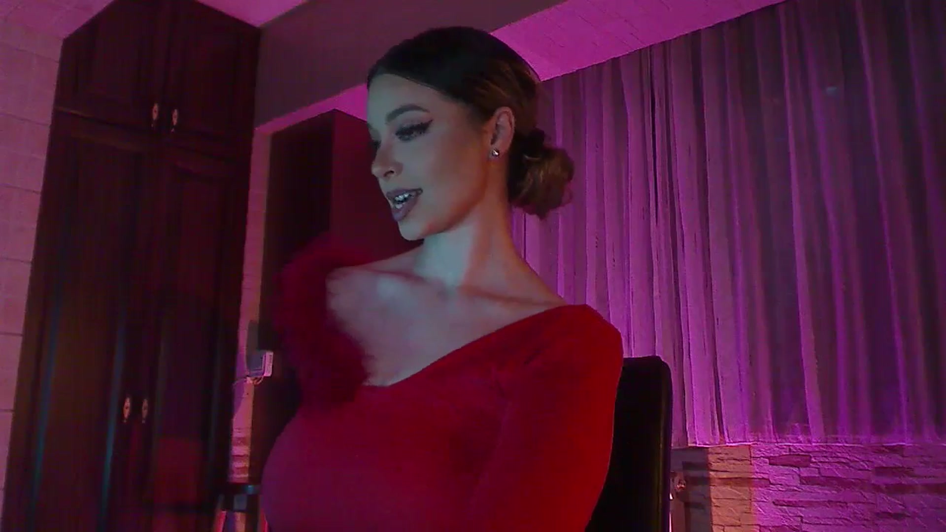 Gallery image thumbnail from No_bo_dy's myfreecams stream on, 05/17/2024, 22:54 image 14 of 20