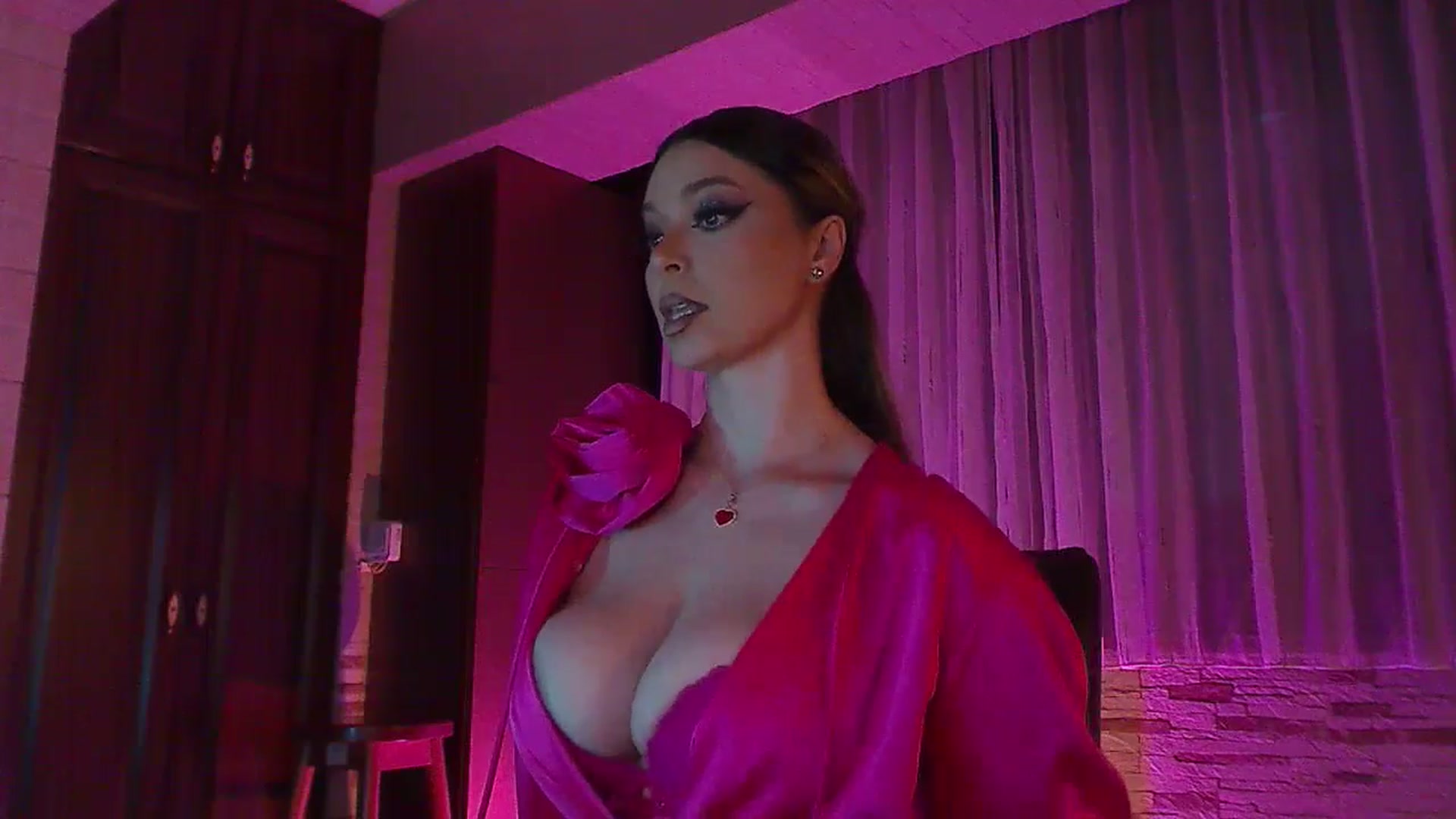 Gallery image thumbnail from No_bo_dy's myfreecams stream on, 05/19/2024, 24:01 image 14 of 20