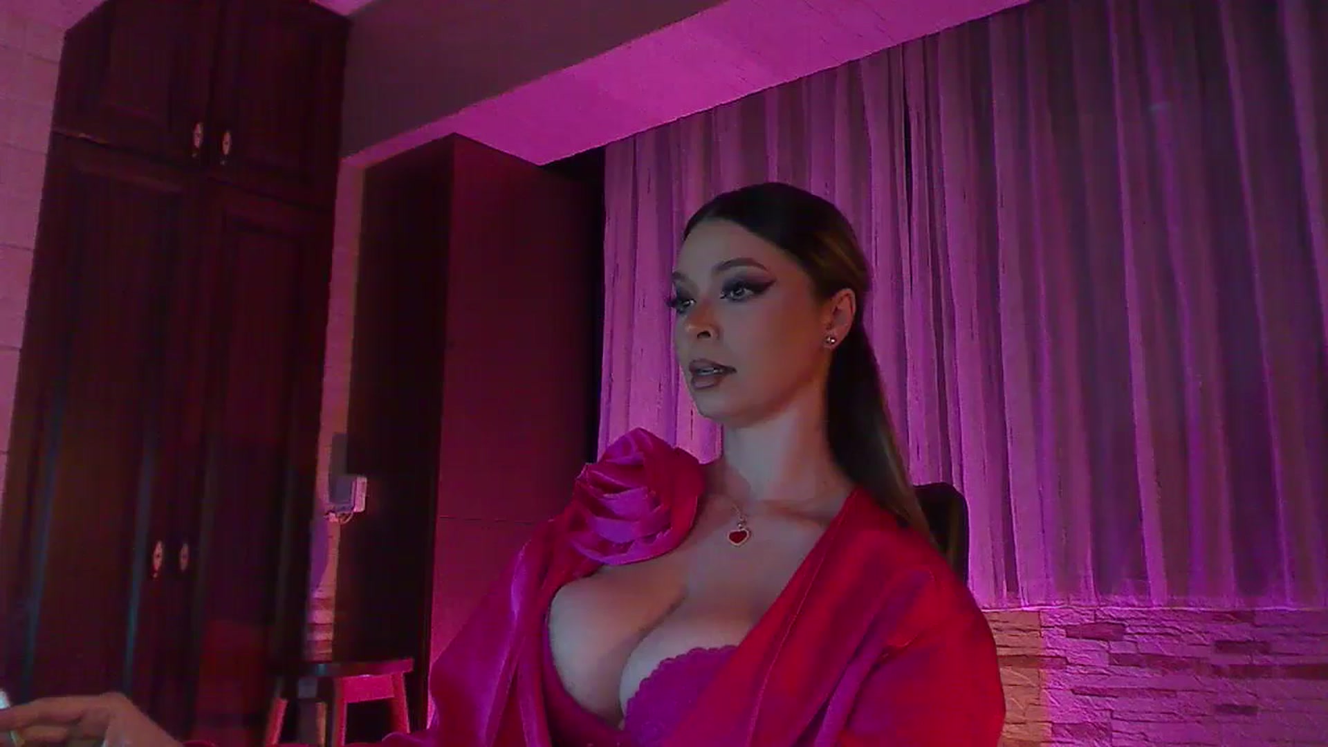 Gallery image thumbnail from No_bo_dy's myfreecams stream on, 05/19/2024, 24:01 image 17 of 20