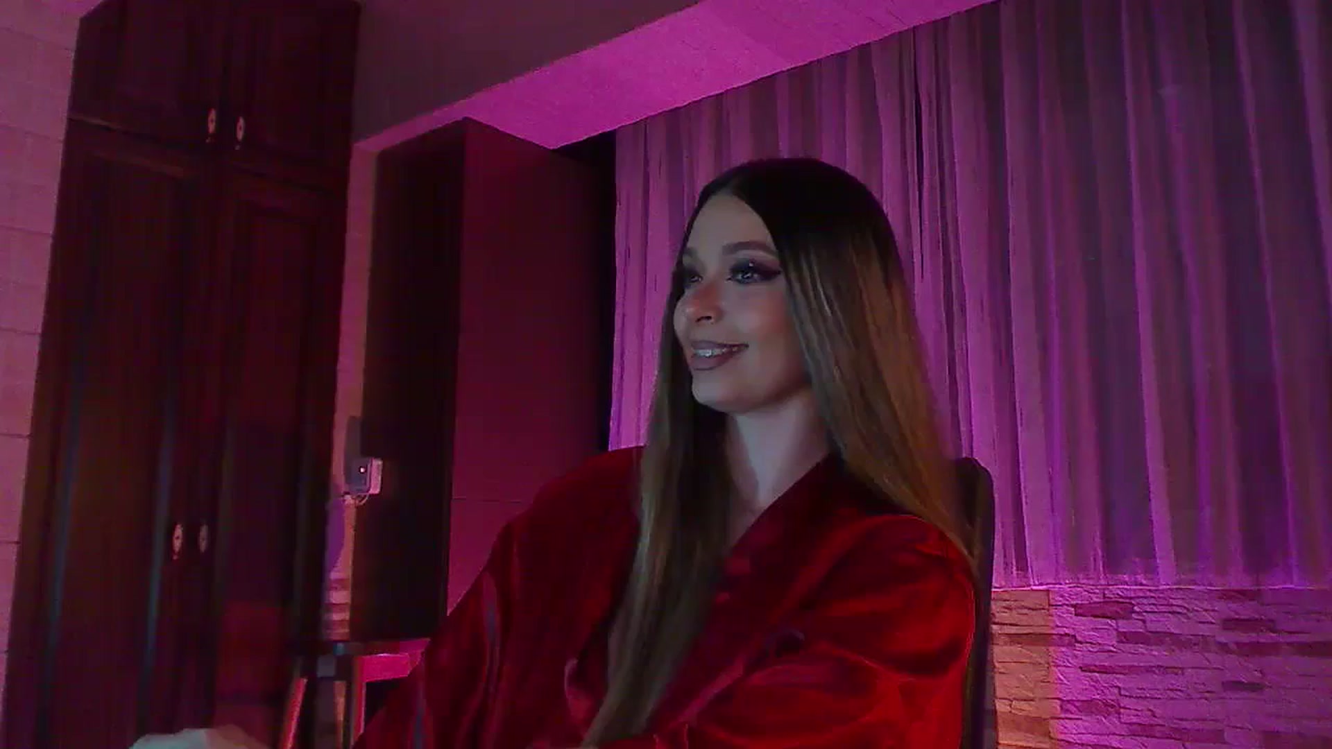 Gallery image thumbnail from No_bo_dy's myfreecams stream on, 05/19/2024, 03:24 image 15 of 20