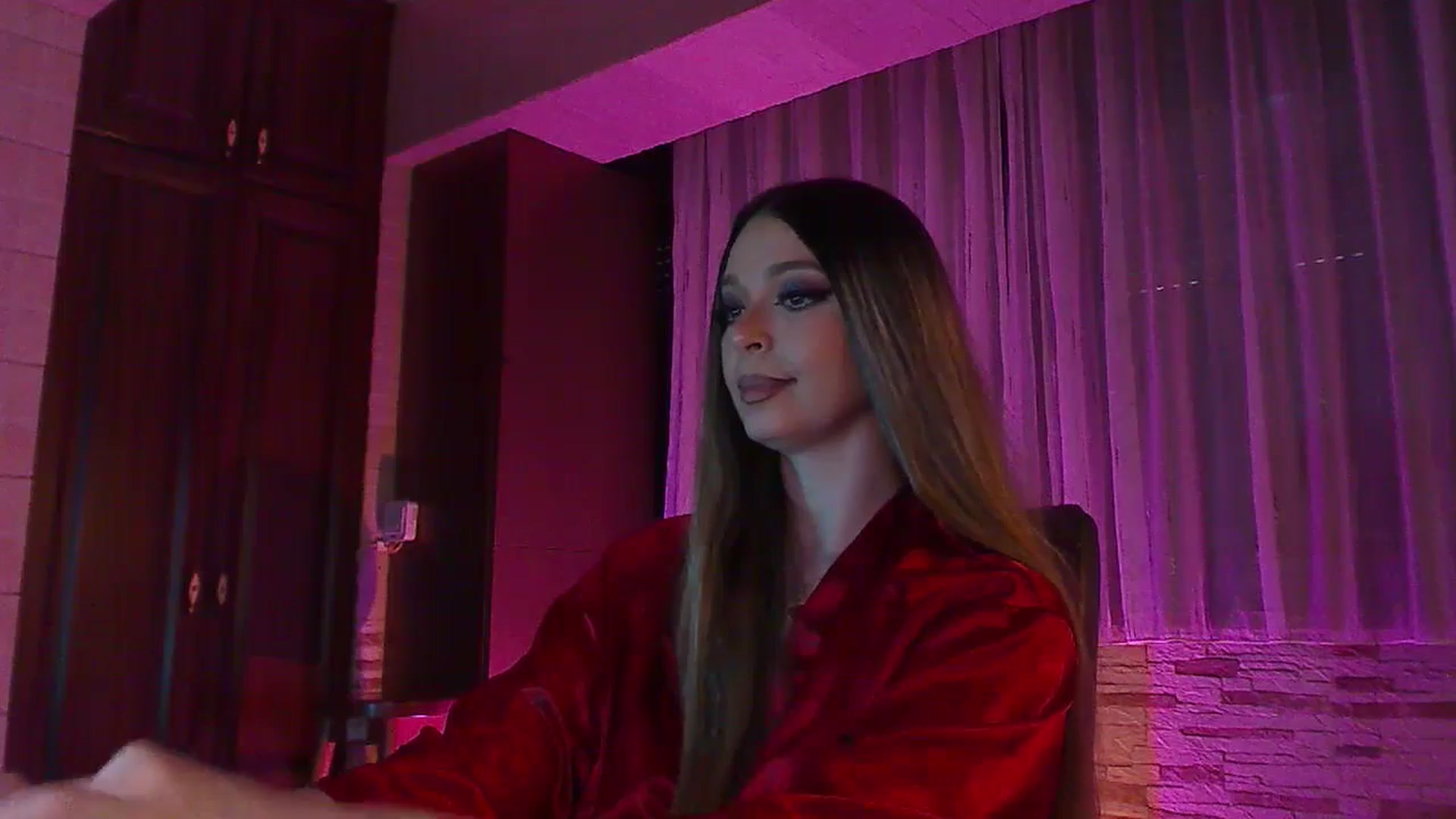 Gallery image thumbnail from No_bo_dy's myfreecams stream on, 05/19/2024, 03:24 image 18 of 20