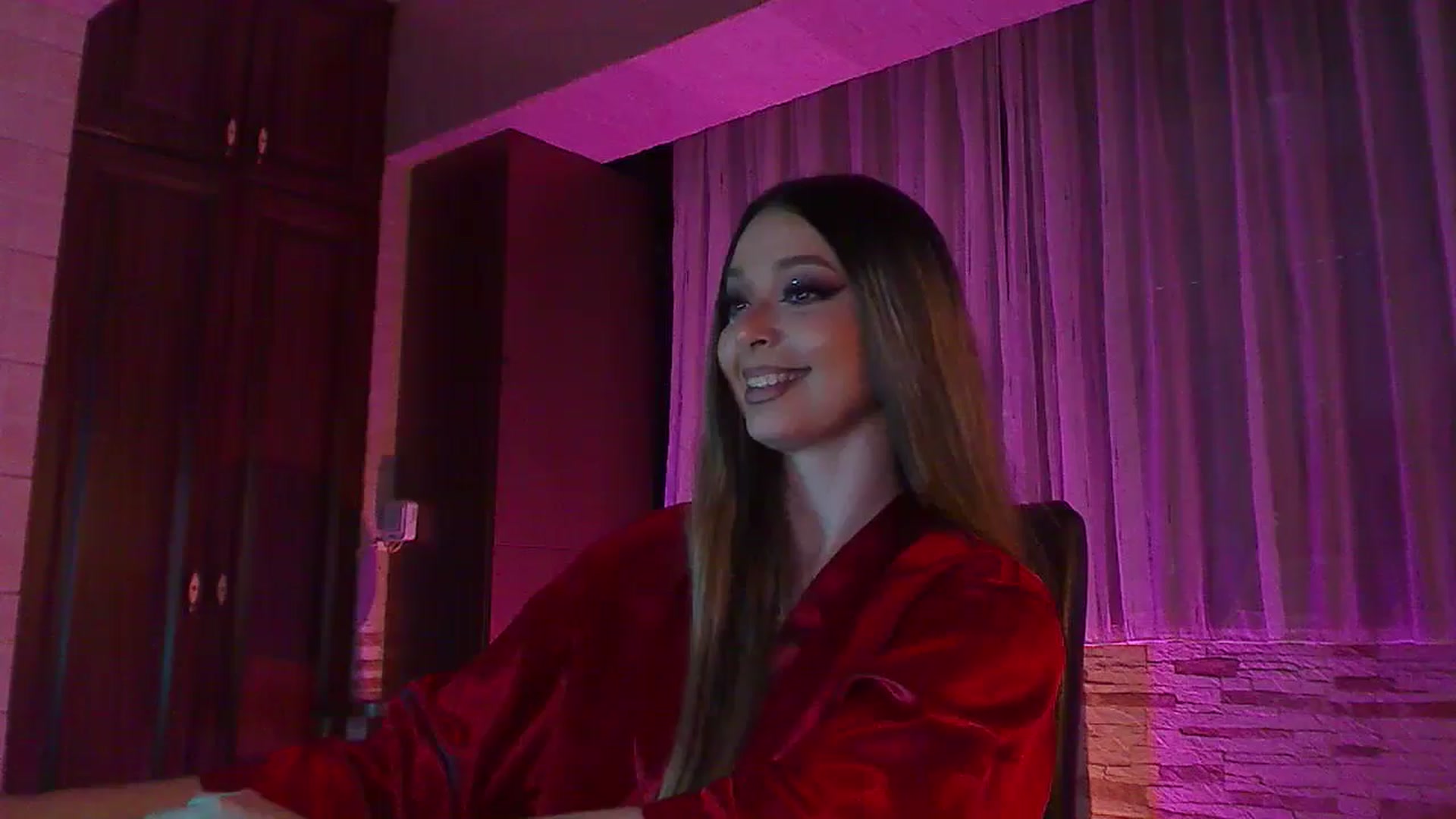 Gallery image thumbnail from No_bo_dy's myfreecams stream on, 05/19/2024, 03:24 image 16 of 20
