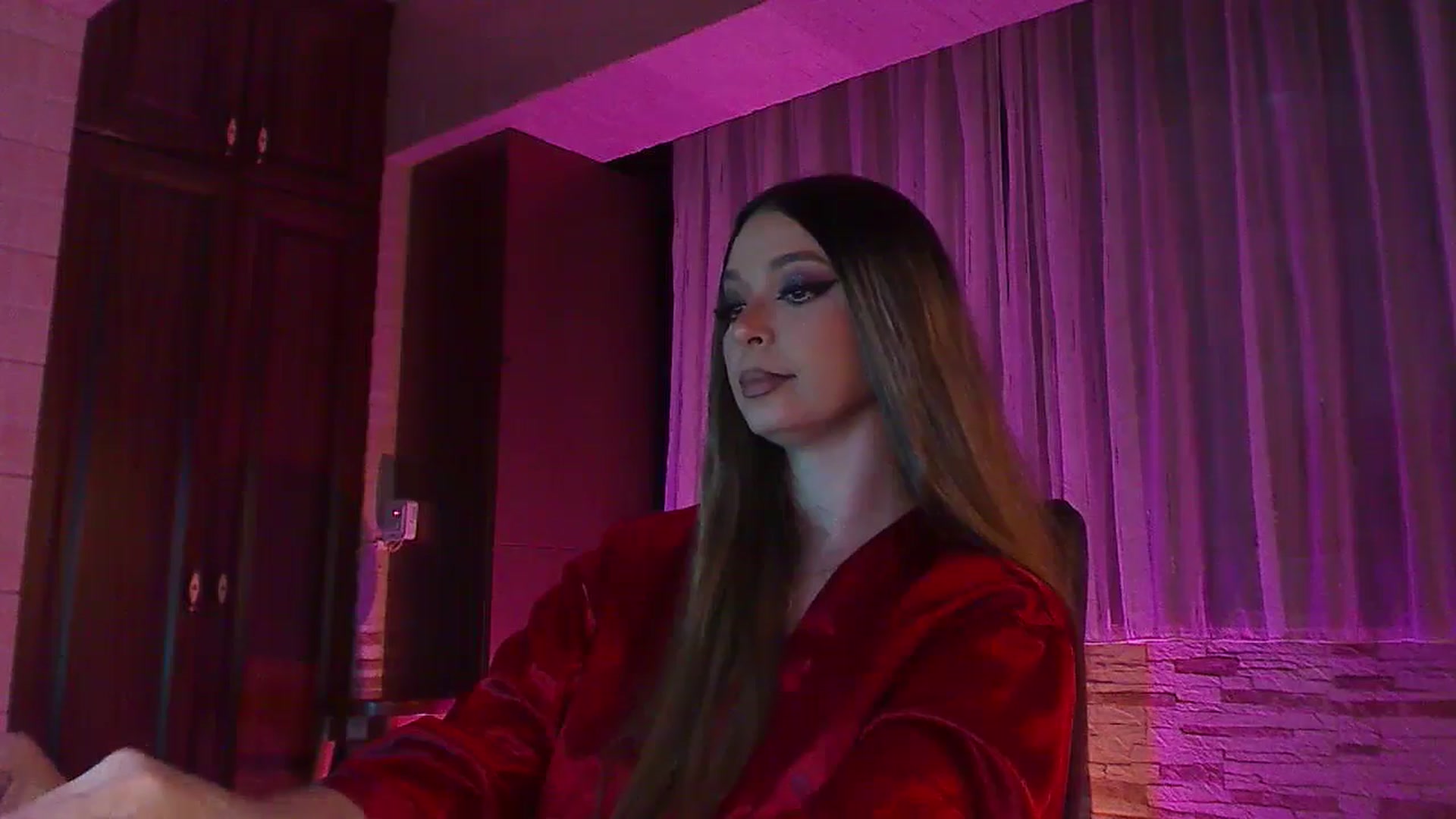 Gallery image thumbnail from No_bo_dy's myfreecams stream on, 05/19/2024, 03:24 image 13 of 20